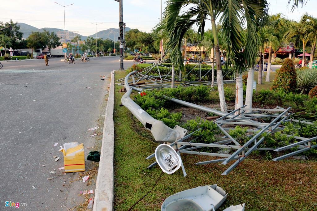 Xe khach tong nhau o Khanh Hoa anh 8