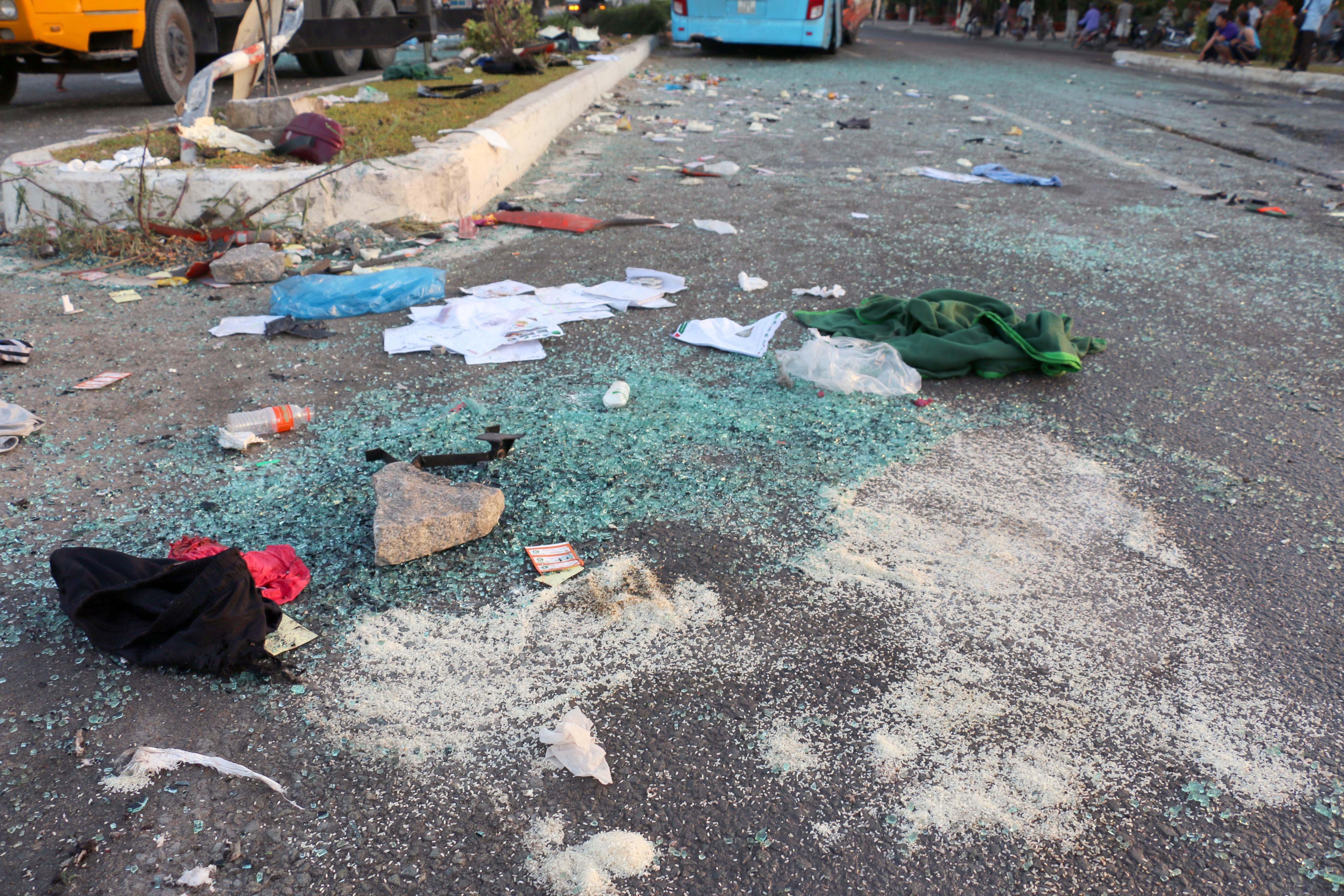 Xe khach tong nhau o Khanh Hoa anh 6