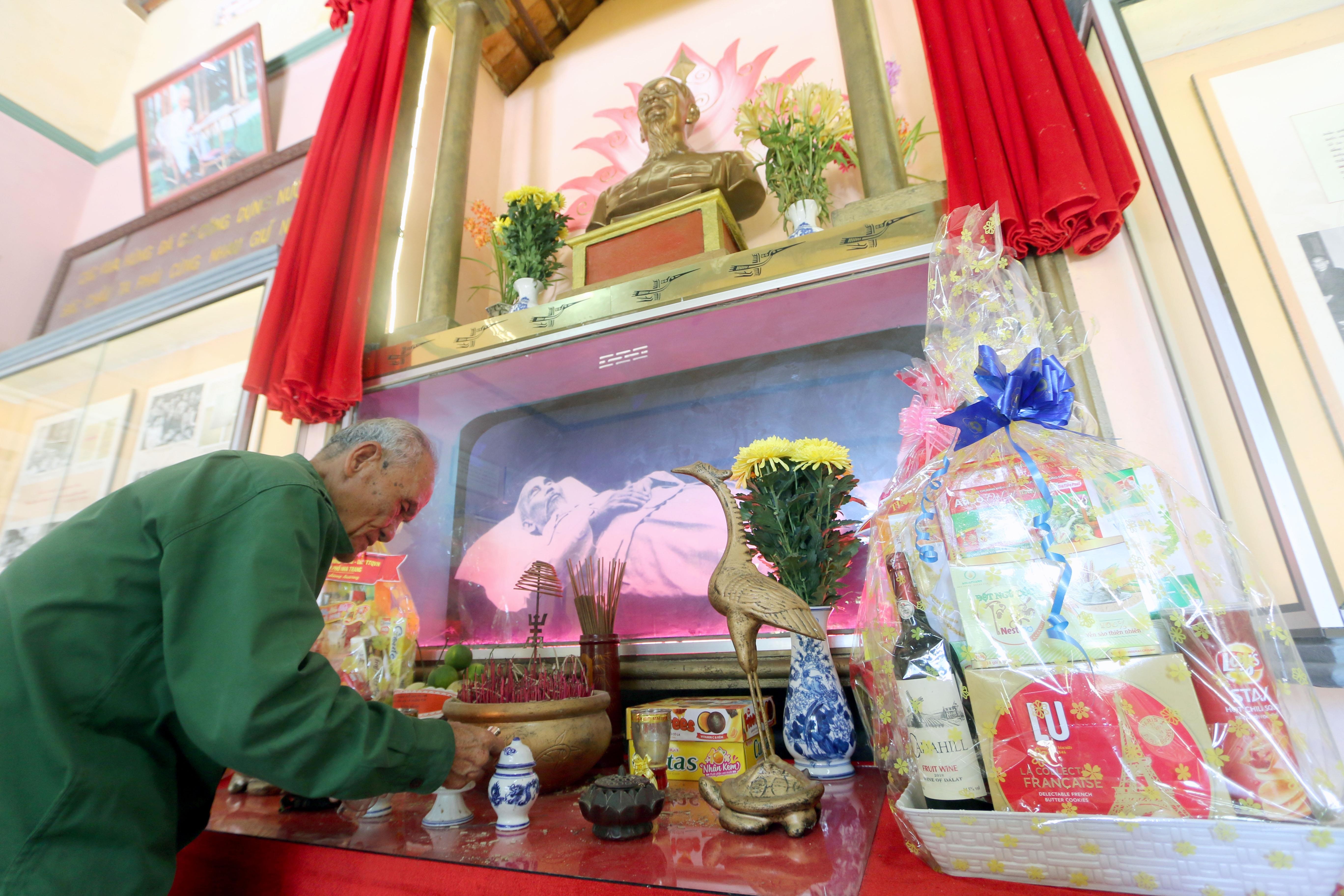 Khu tuong niem Chu tich Ho Chi Minh anh 4