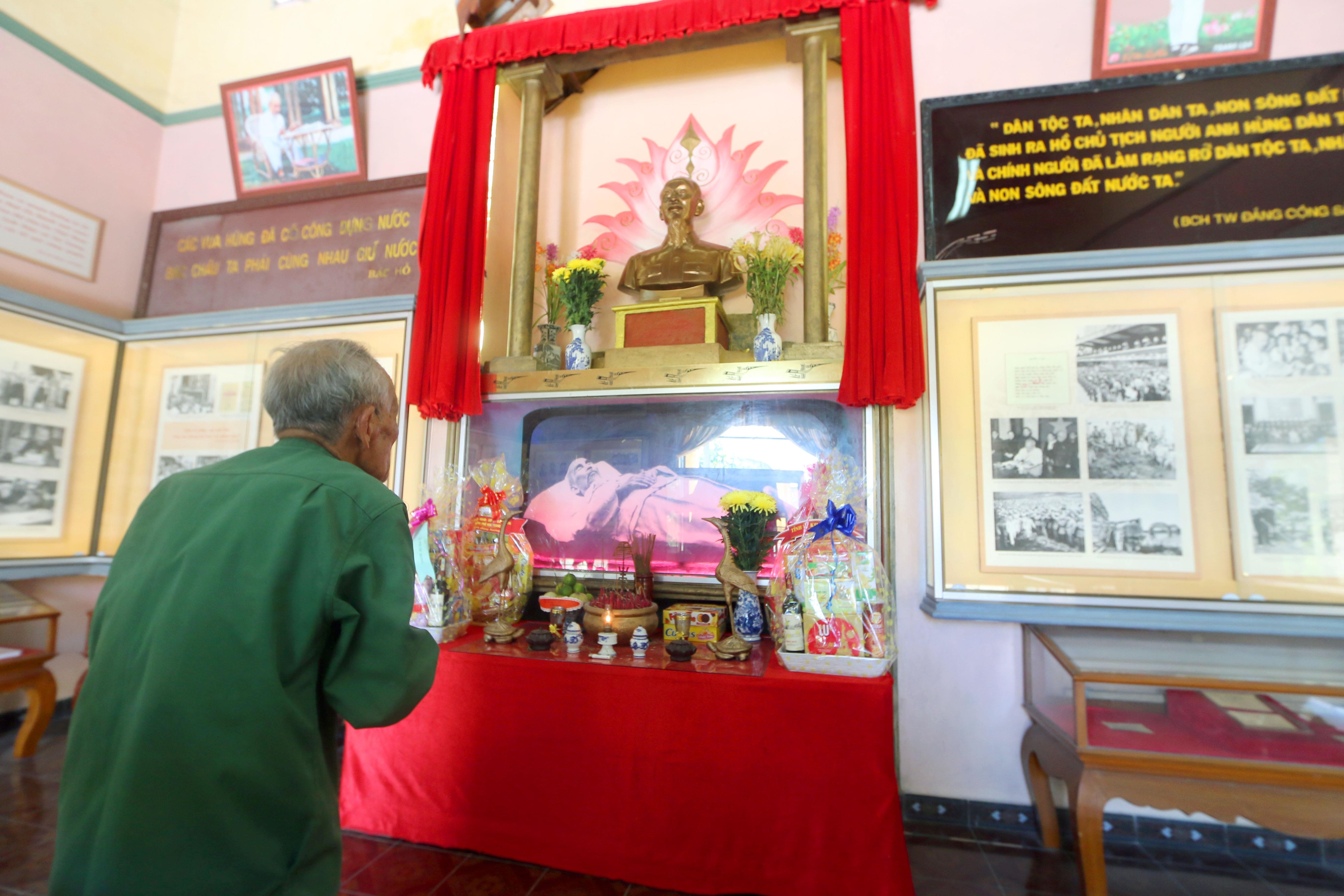 Cu Bui Xuan Phuoc noi ve y nghia cua khu tuong niem Bac Ho hinh anh