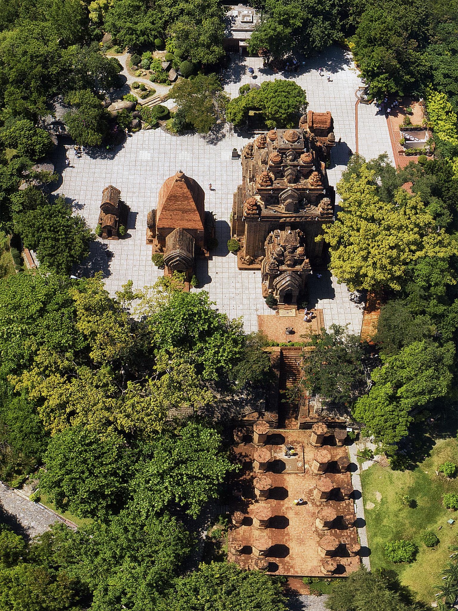 Thap Ba Ponagar Nha Trang anh 3