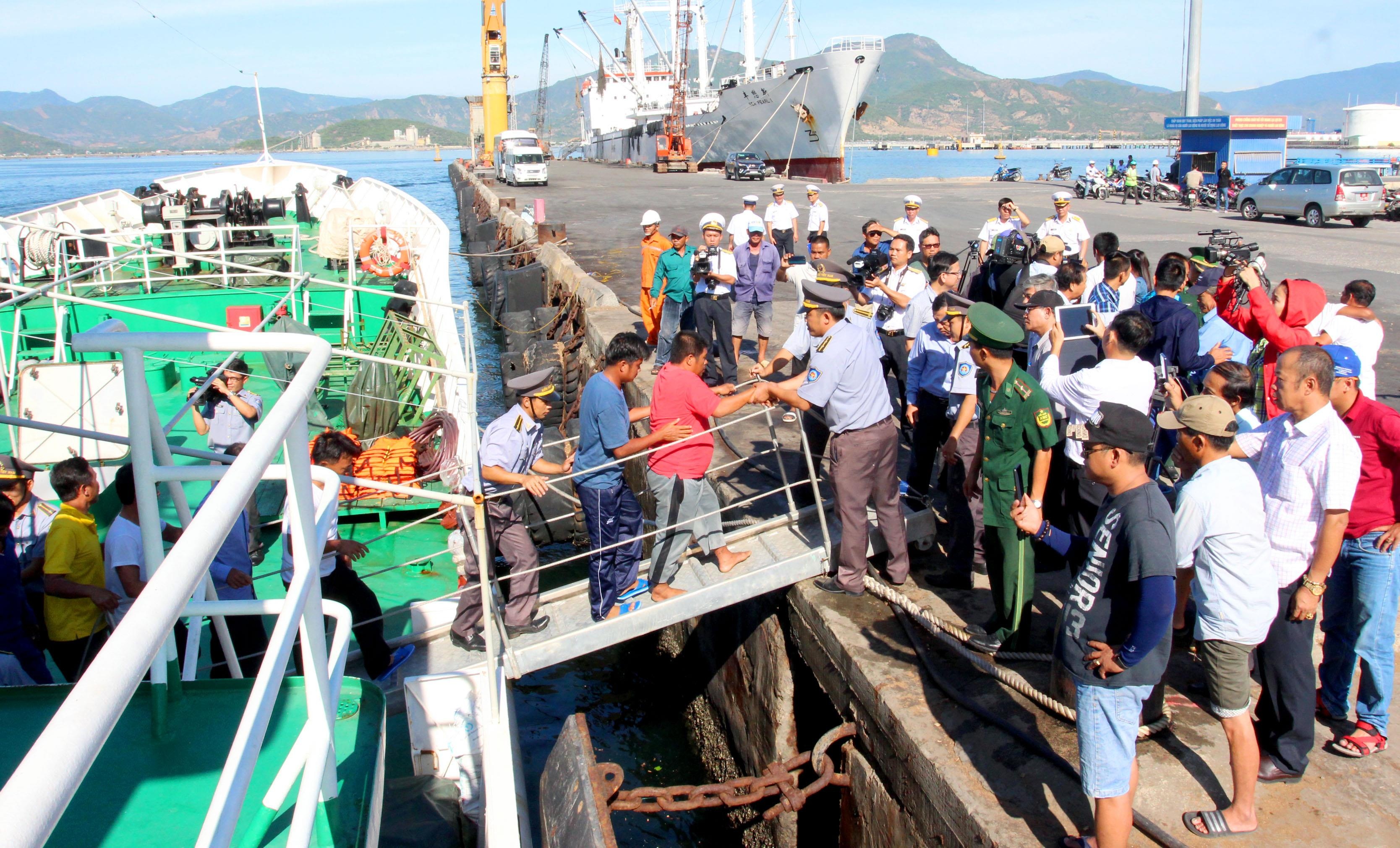 Ngu dan mat tich anh 1