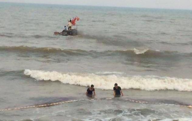 Nhom sinh vien TP.HCM bi song cuon mat tich o Khanh Hoa hinh anh