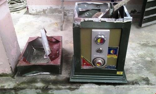 Trom tien o Ha Tinh roi ru ban vao TP.HCM tieu xai hinh anh