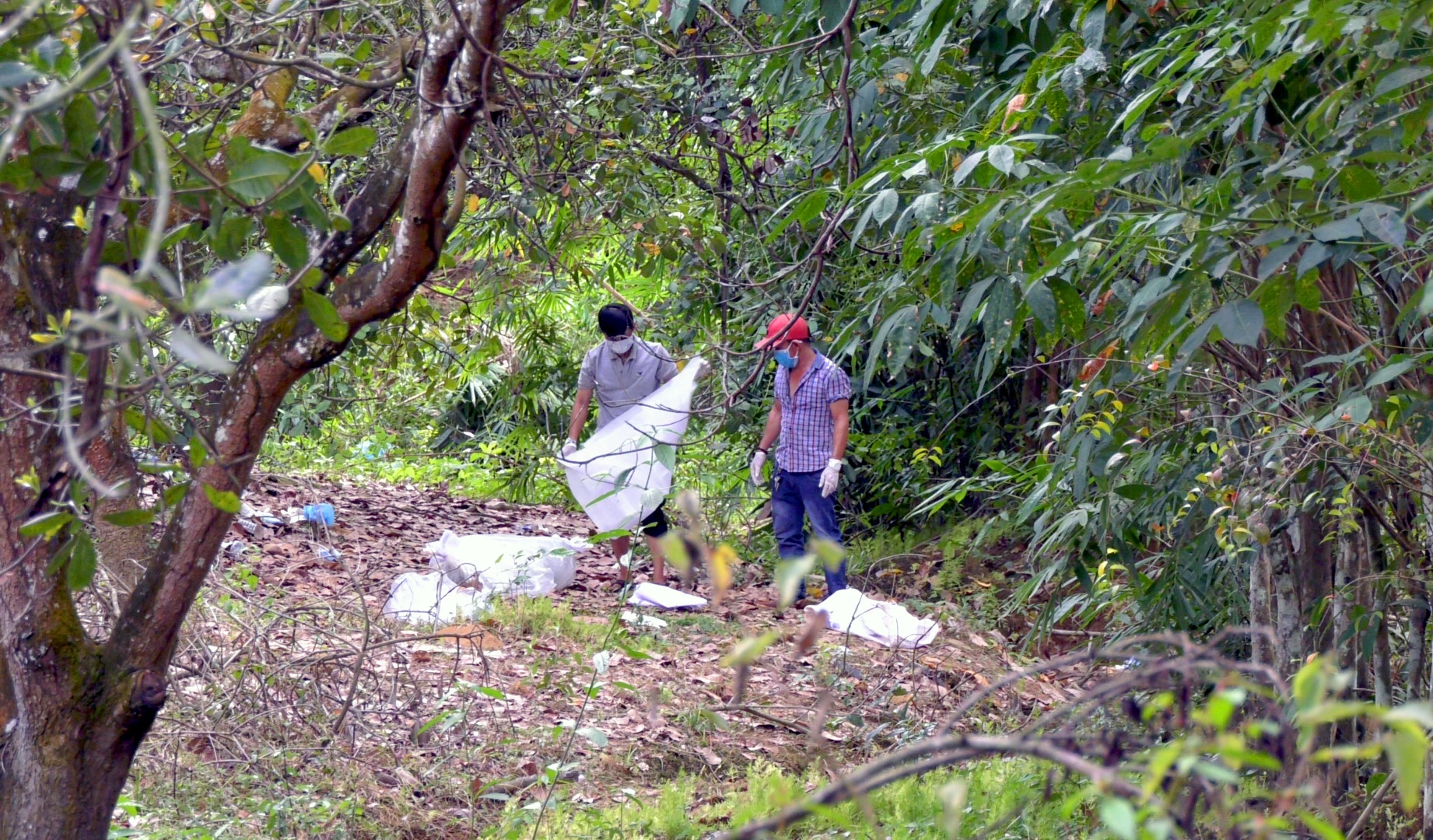 Phat hien thi the khong dau anh 1