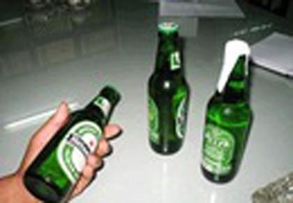 Phat hien 150 thung Heineken khong ghi ngay san xuat hinh anh