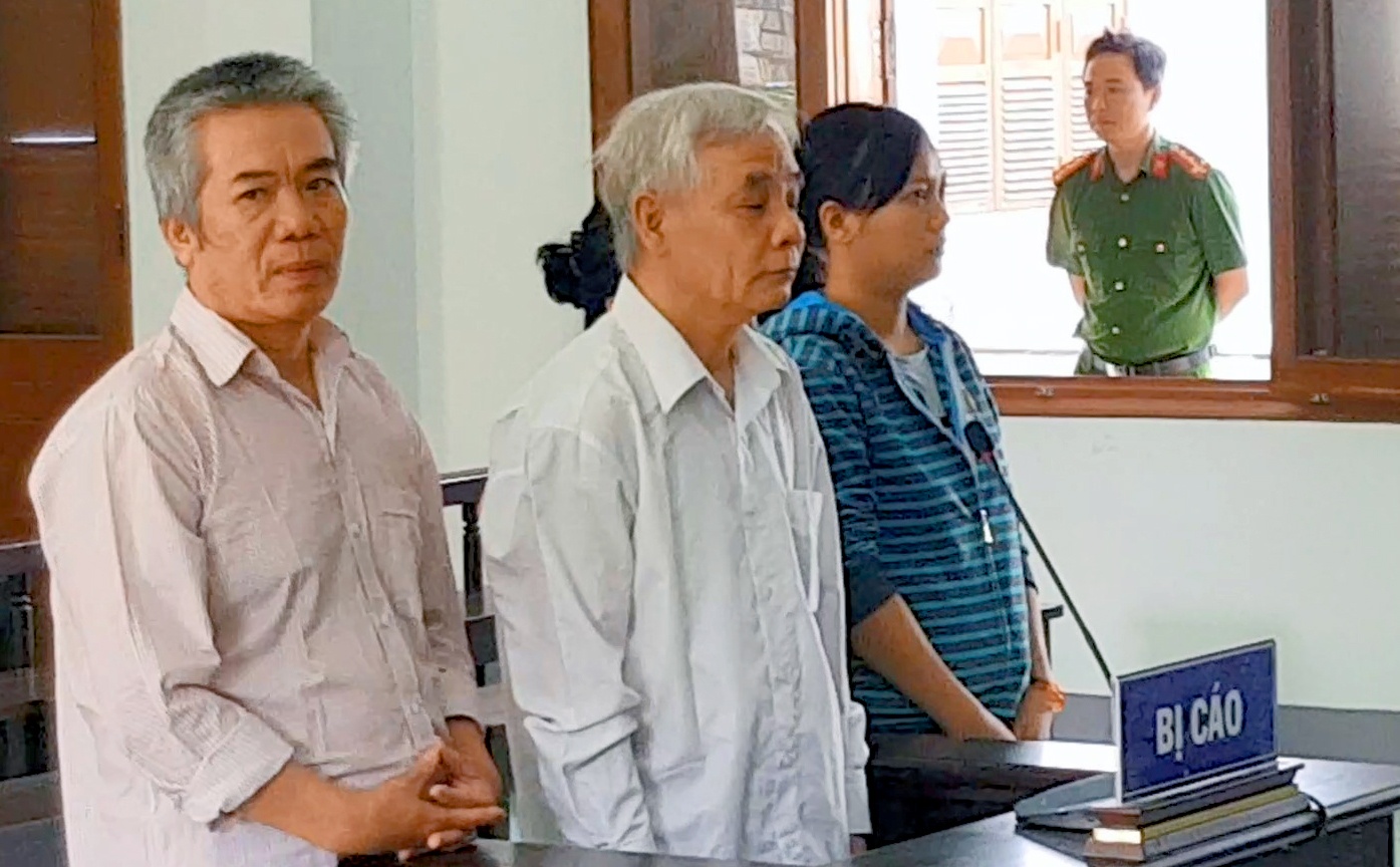 Xét xử cựu Chánh án tòa tỉnh Phú Yên ảnh 1 Xet xu cuu Chanh an toa tinh Phu Yen anh 1