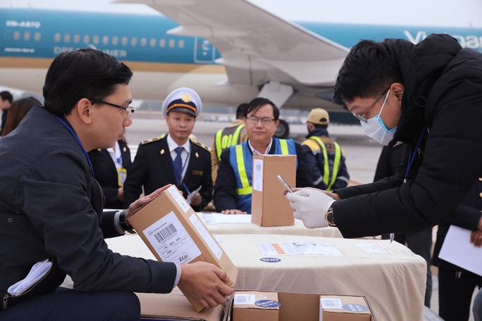 Hoan thanh viec dua 39 nan nhan thiet mang tai Anh ve nuoc hinh anh