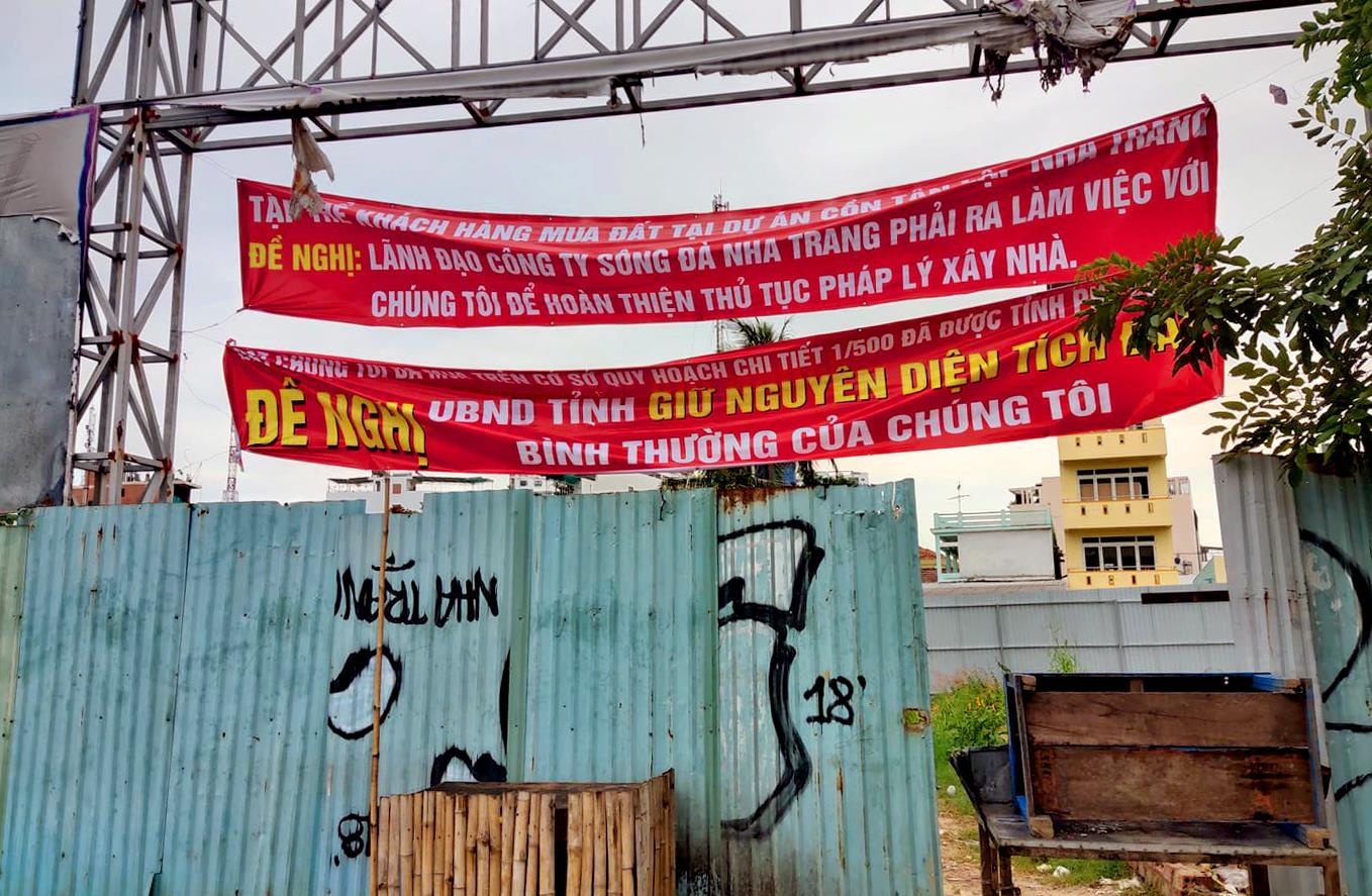 Khach hang giang bang ron to chu dau tu du an Con Tan Lap hinh anh