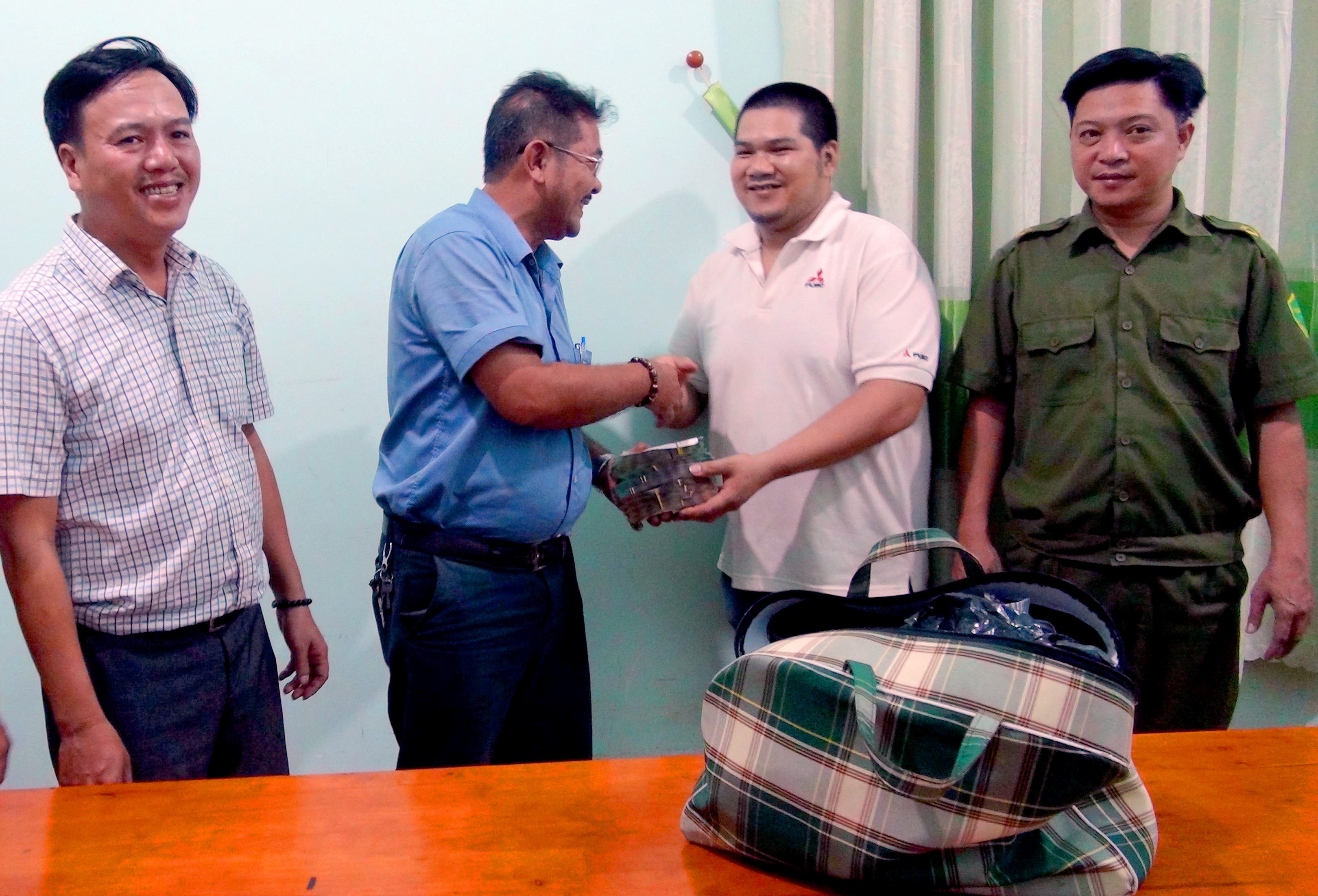 Tra lai gan 300 trieu nhat duoc anh 1