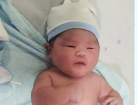 San phu o Khanh Hoa sinh be trai nang 6,5 kg hinh anh