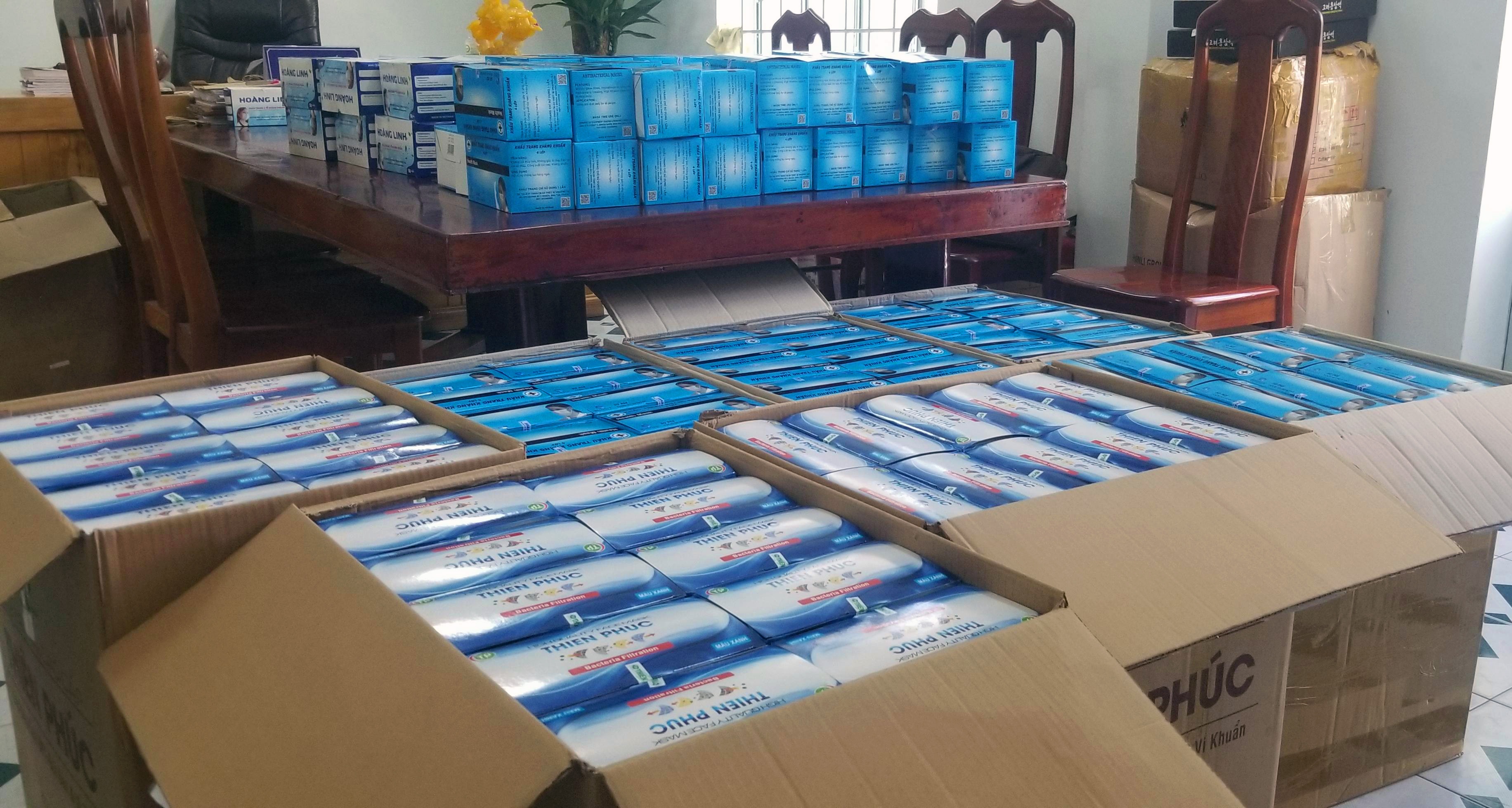 Phat hien vu thu gom 25.000 khau trang y te khong nguon goc hinh anh