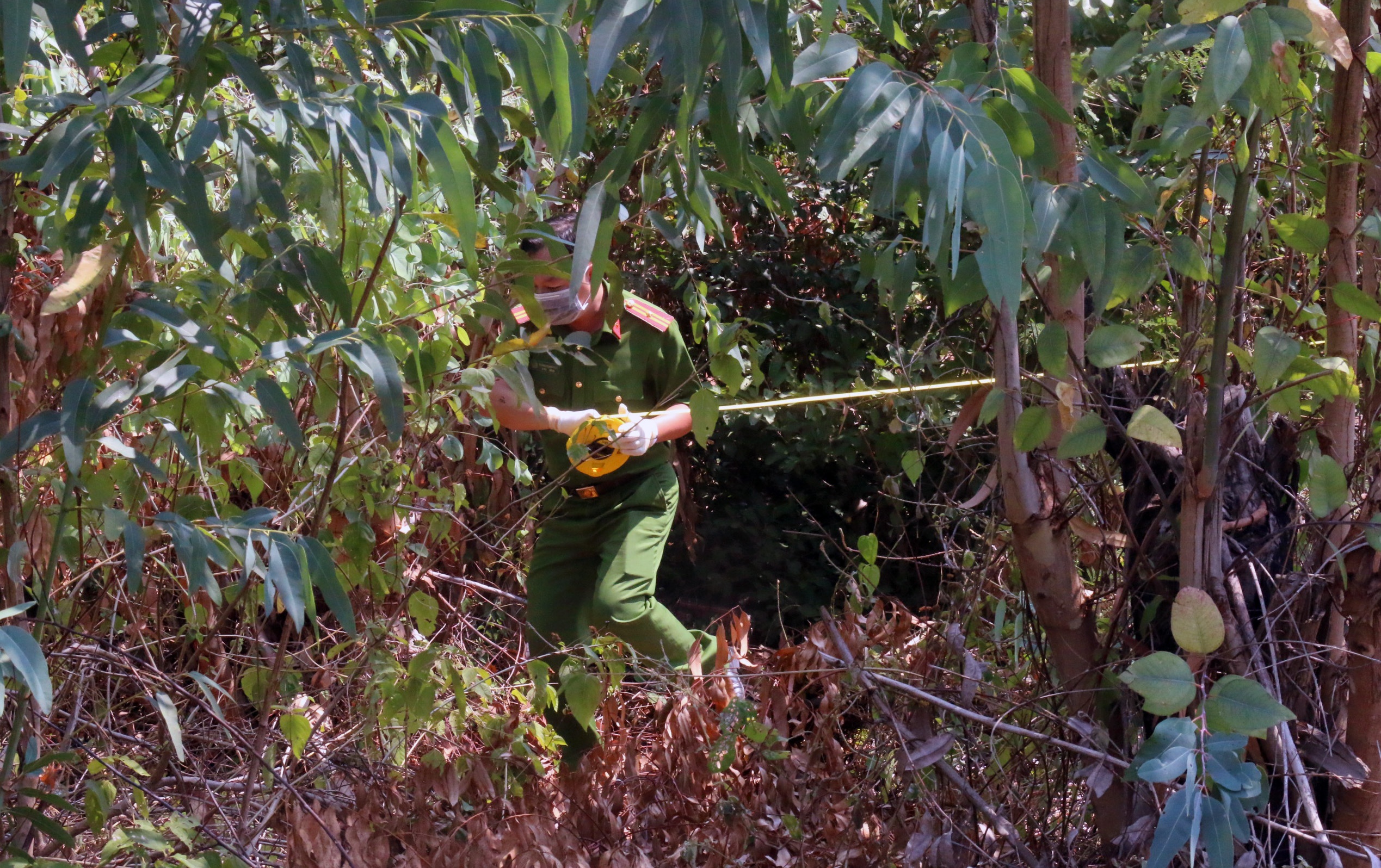 Nhan chung ke phat hien vali chua thi the nguoi o Khanh Hoa hinh anh