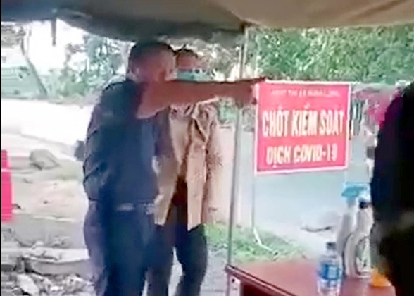 Yeu cau dinh chi cong tac pho chu tich HDND chong doi kiem dich hinh anh