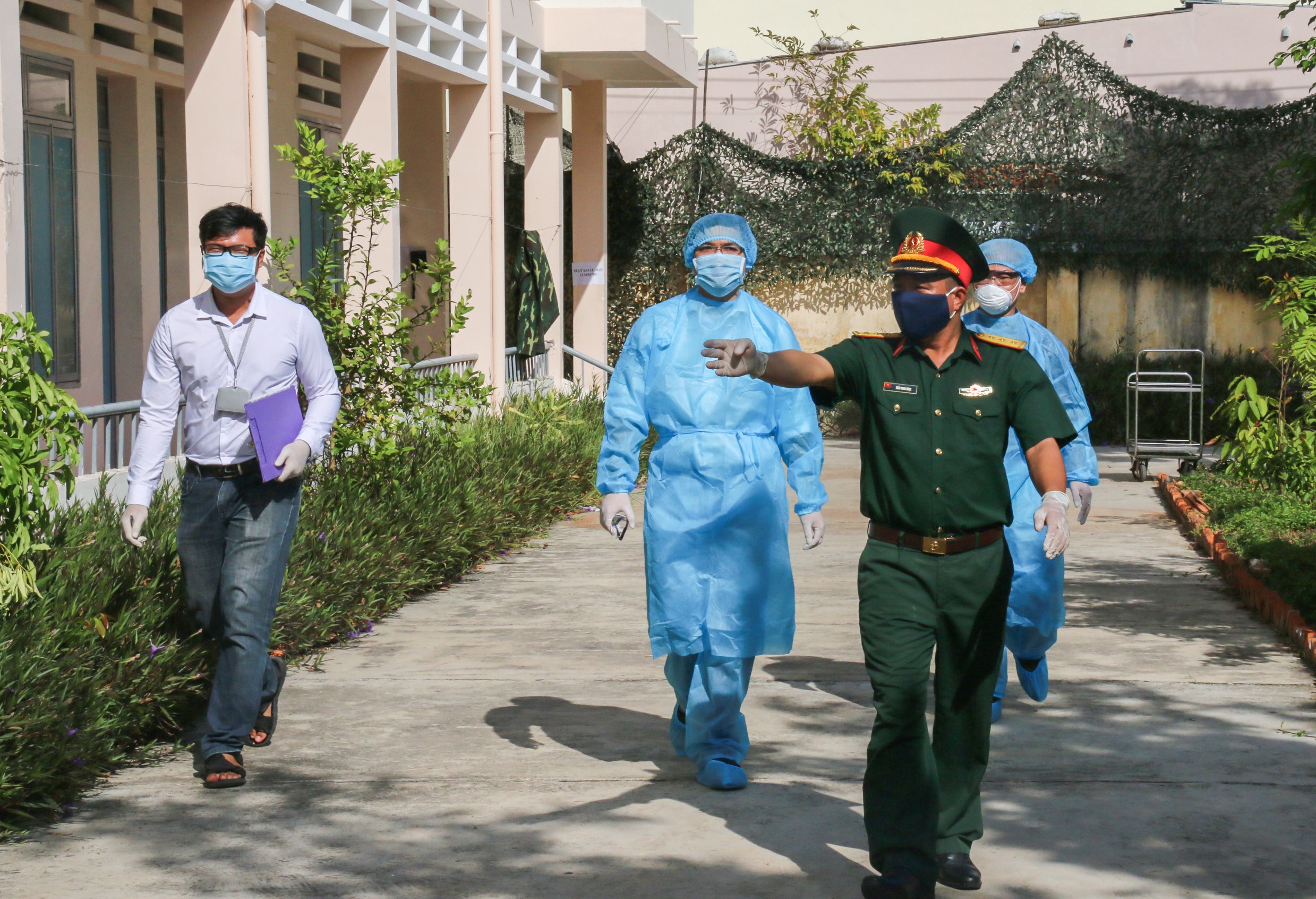 Don cong dan ve nuoc tu vung dich anh 2