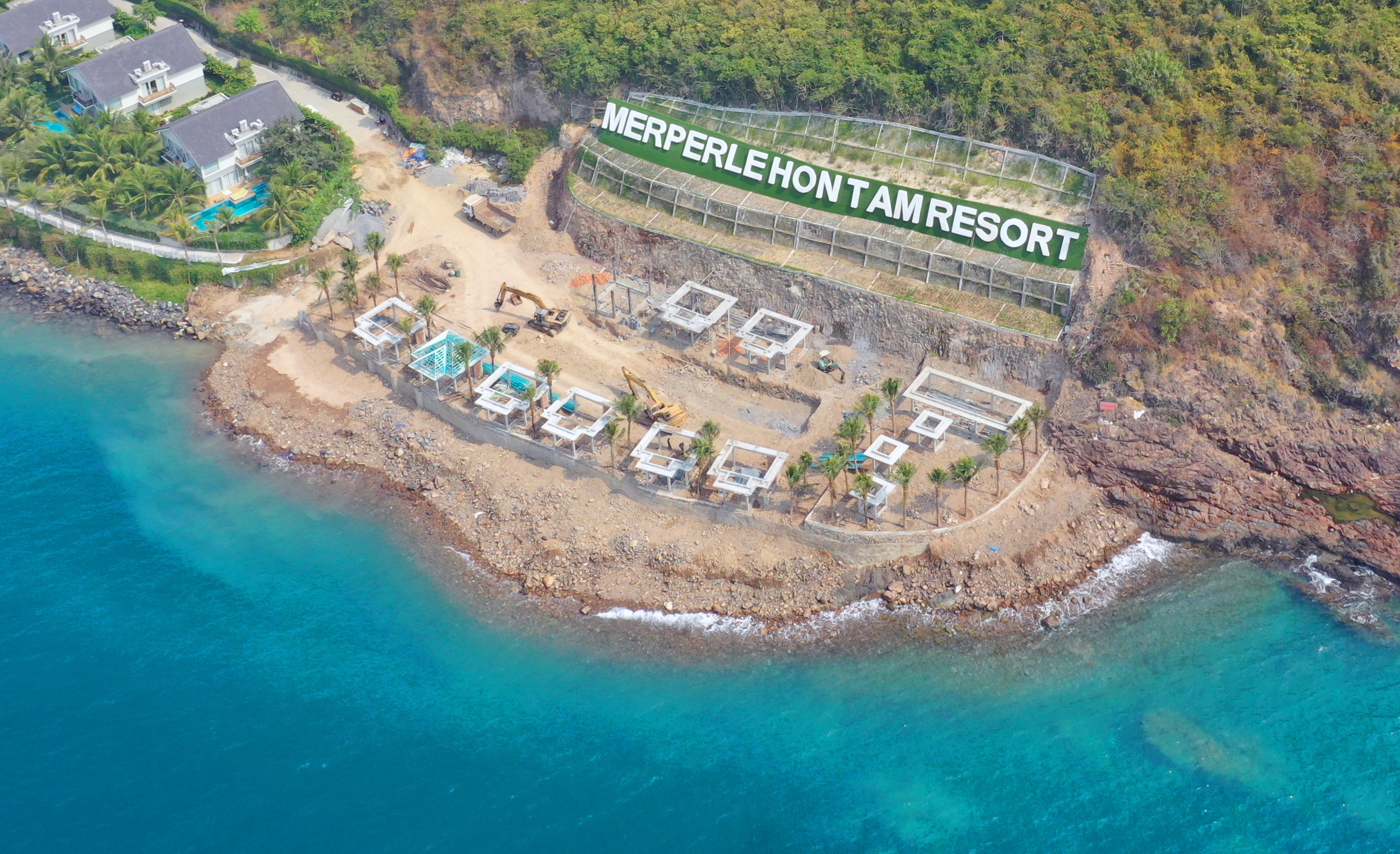 Cong ty Hon Tam lan, lap hang tram m2 danh thang vinh Nha Trang hinh anh