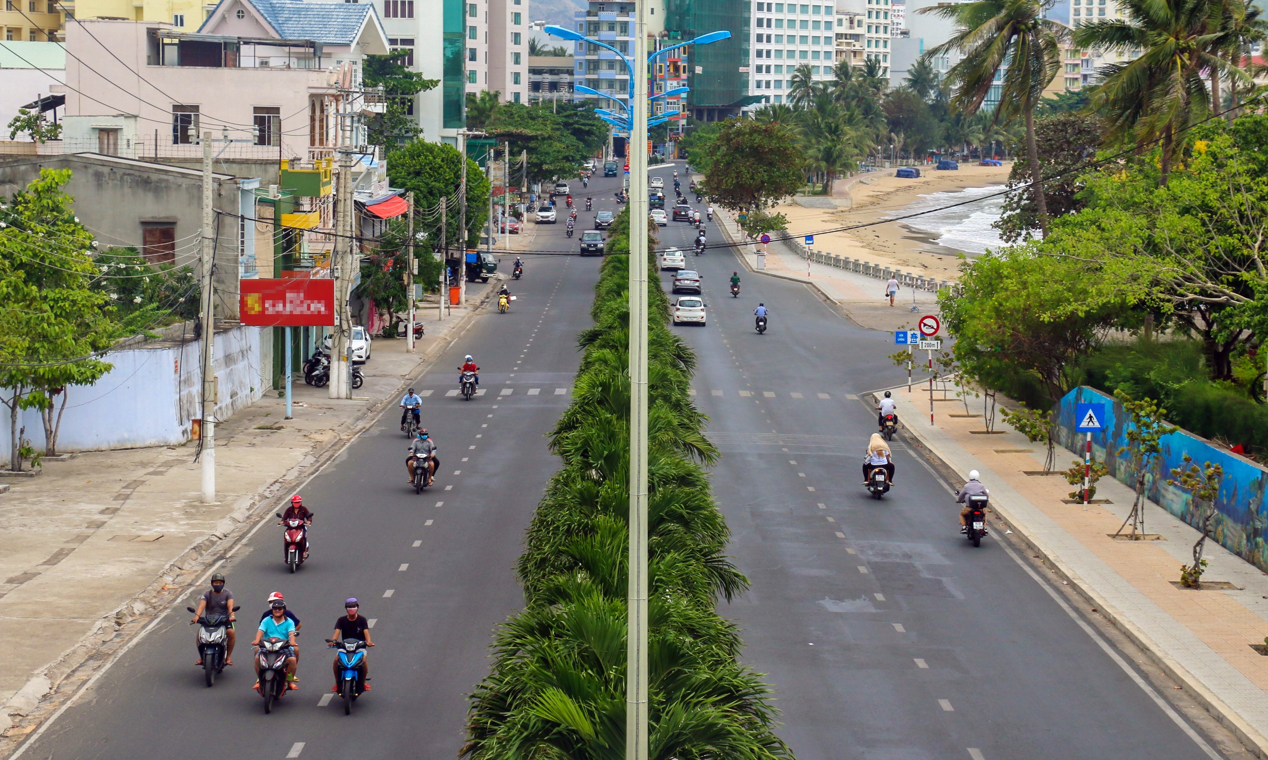 Cac dich vu duoc hoat dong sau cach ly xa hoi anh 1