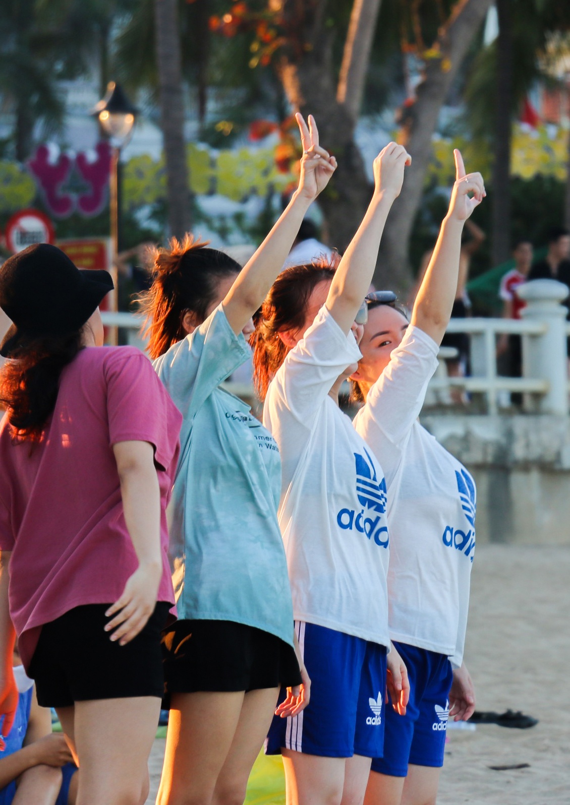 Bien Nha Trang ken kin nguoi tam anh 6