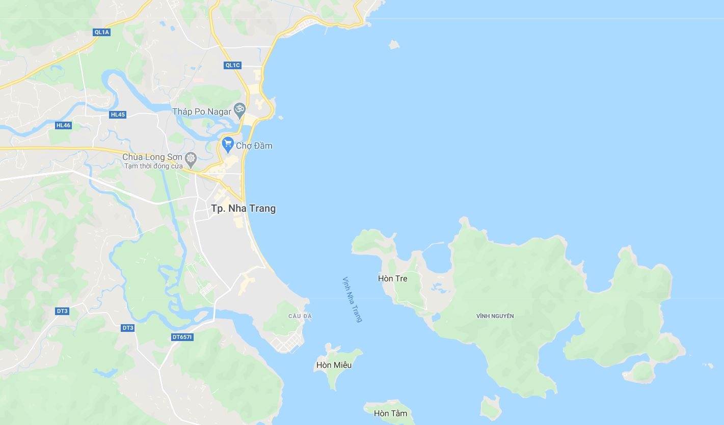 Bien Nha Trang ken kin nguoi tam anh 11