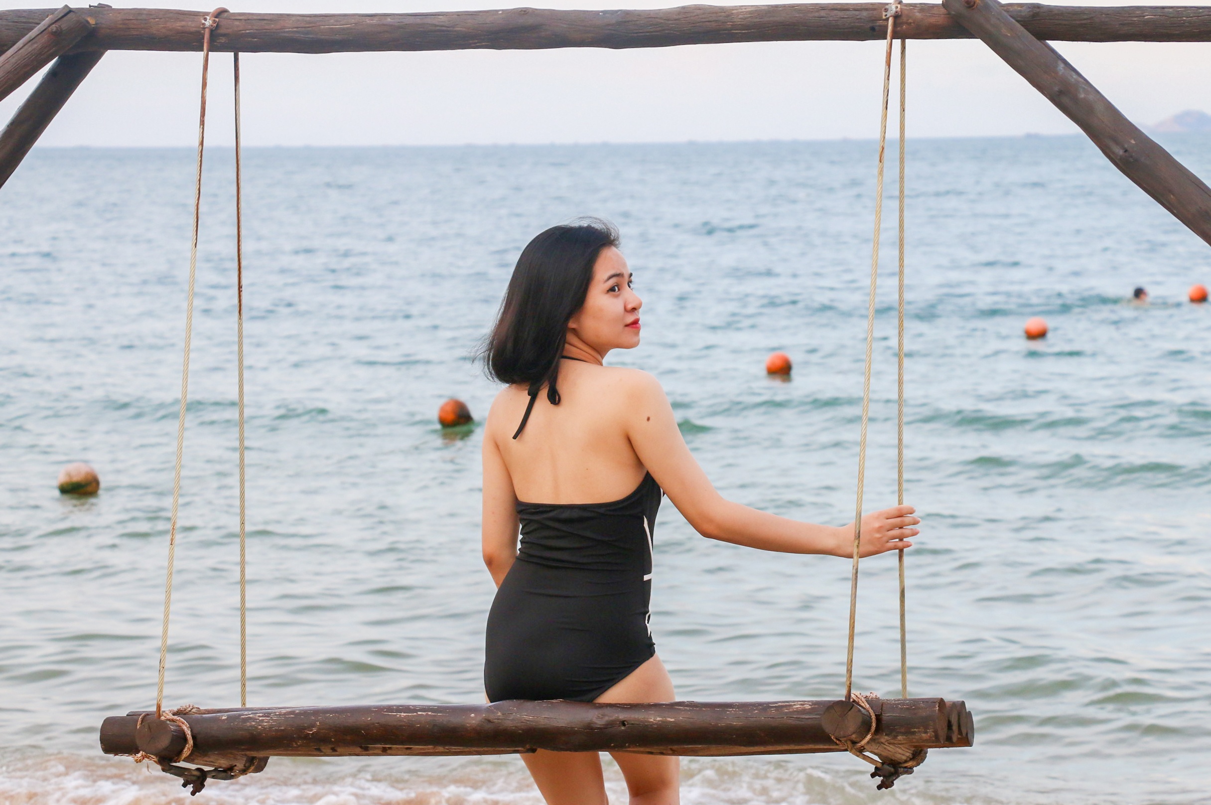 Bai bien Nha Trang dong nghit nguoi tam anh 7