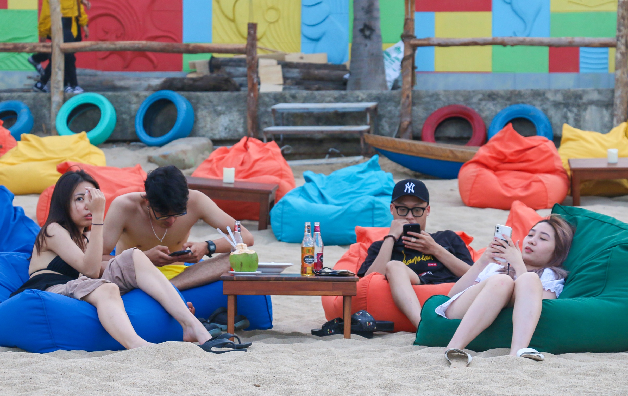 Bai bien Nha Trang dong nghit nguoi tam anh 8