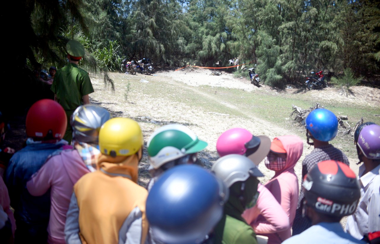 Be gai 13 tuoi bi giet trong rung phi lao anh 2