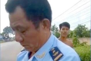 Pho chi cuc hai quan gay tai nan roi bo chay hinh anh