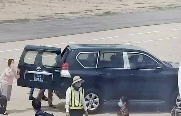 Pho bi thu Phu Yen de nghi dieu tra nguoi tung tin xe cong vao san bay hinh anh