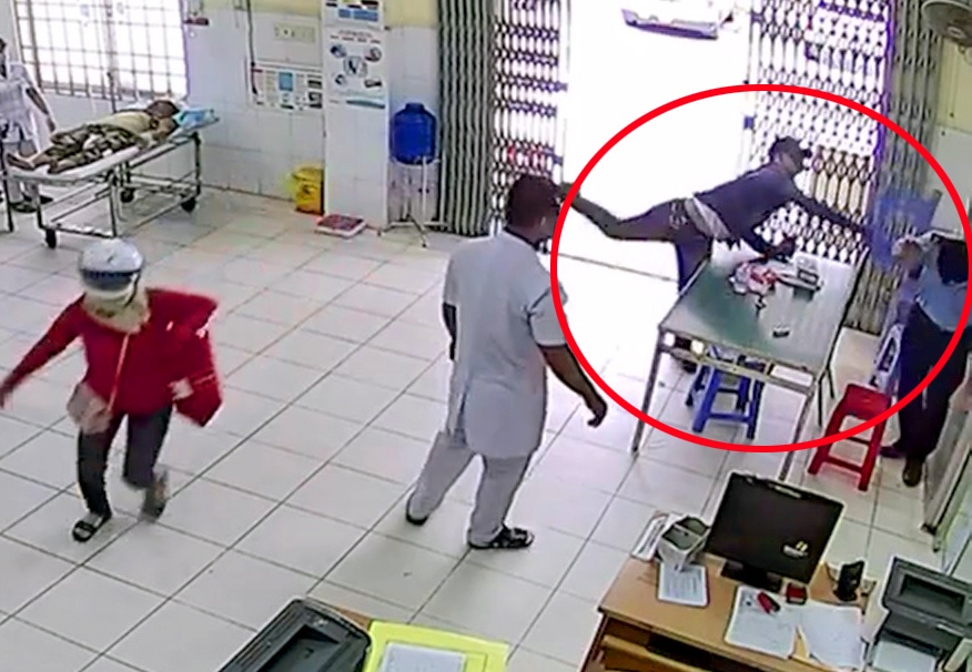 Danh bao ve khi bi nhac deo khau trang hinh anh