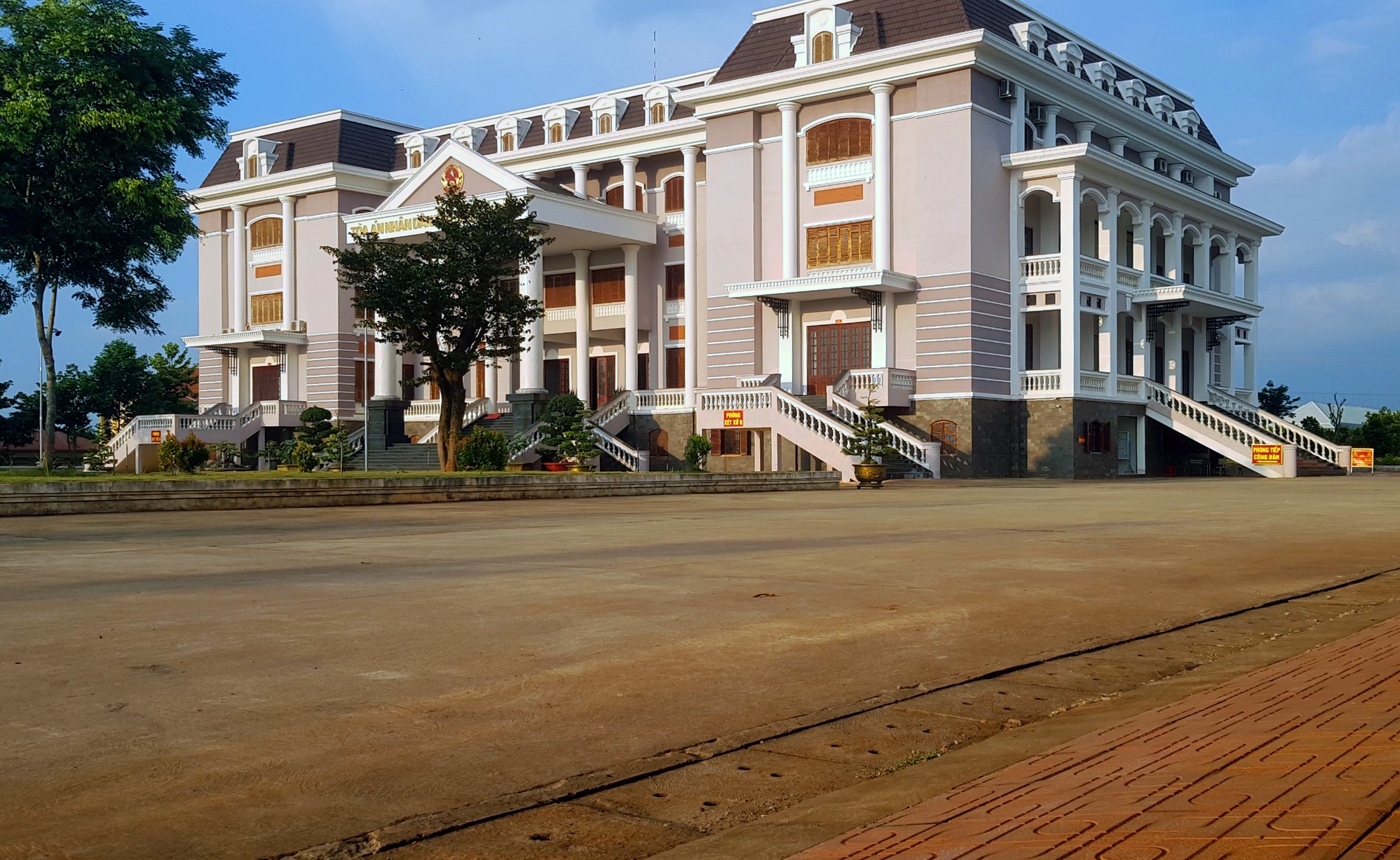 Tu tu tai toa Binh Phuoc anh 1