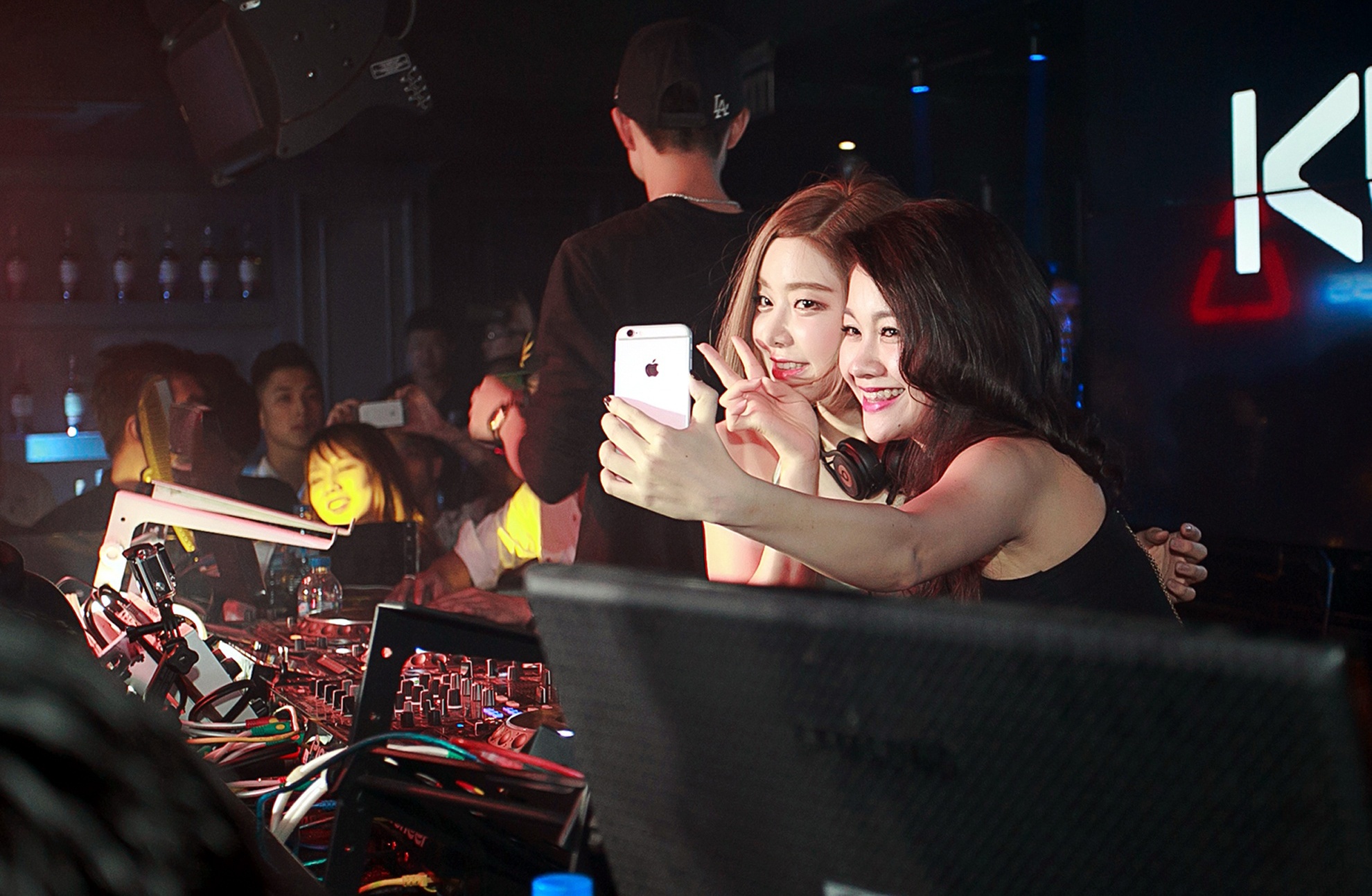 Khanh Hoa cho phep tiem massage, quan bar hoat dong tu 5/9 hinh anh