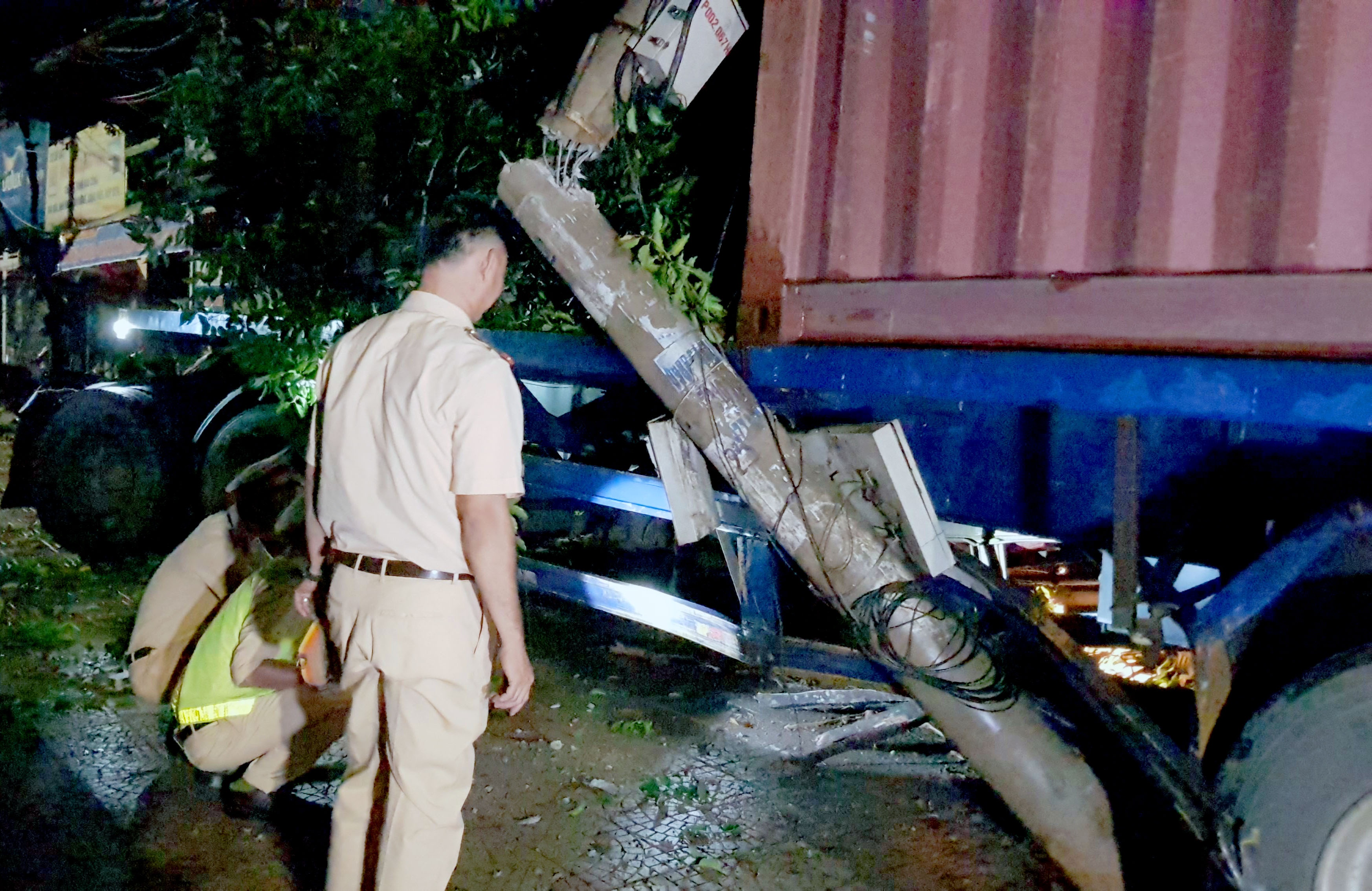 Xe container gay tai nan o Binh Phuoc anh 2