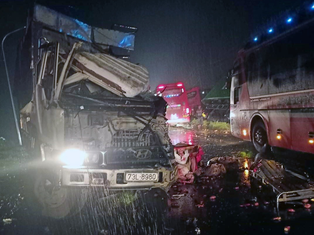 Tai nan lien hoan, mot nguoi chet hinh anh