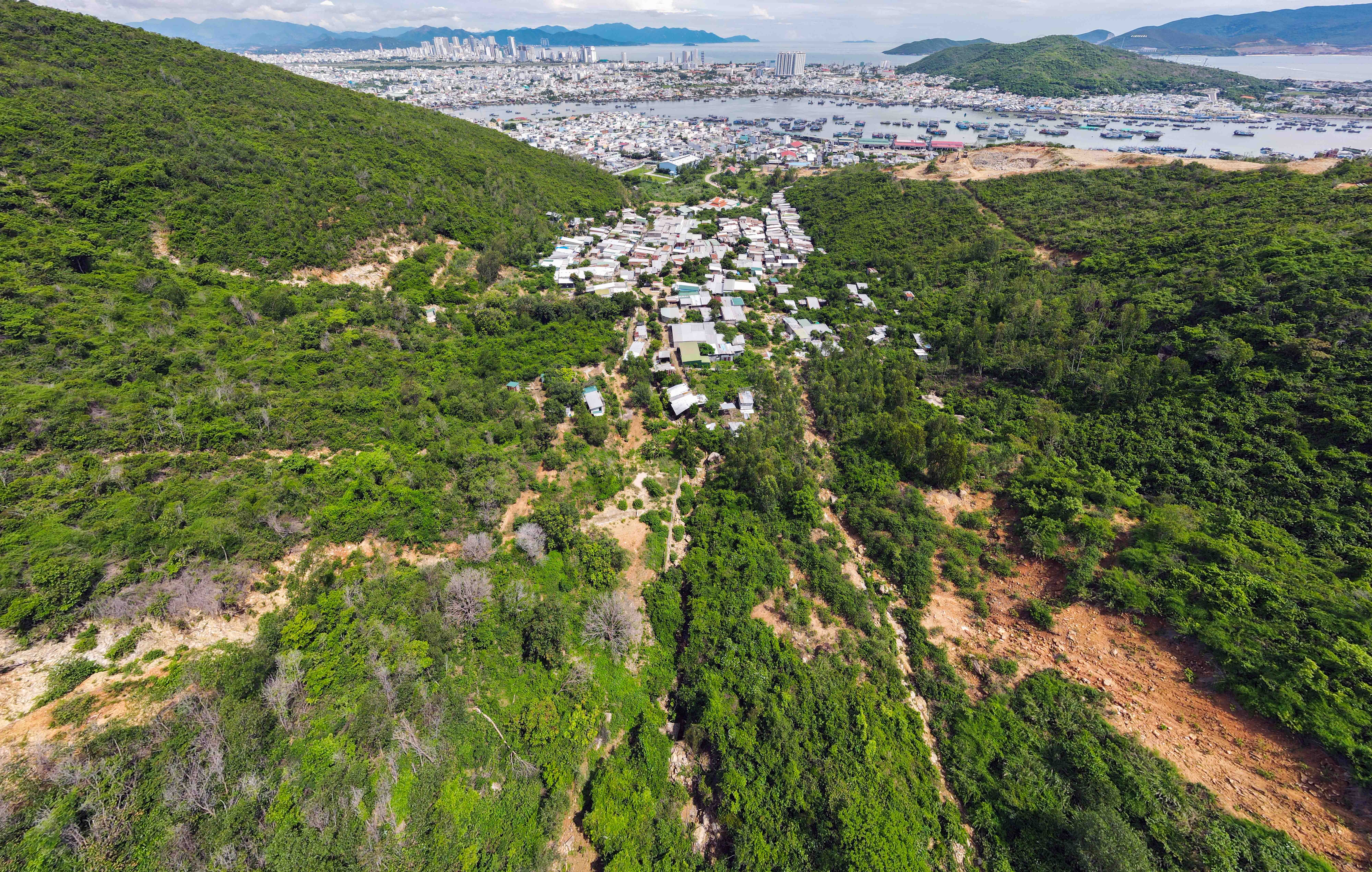 Sat lo nui o Khanh Hoa anh 1