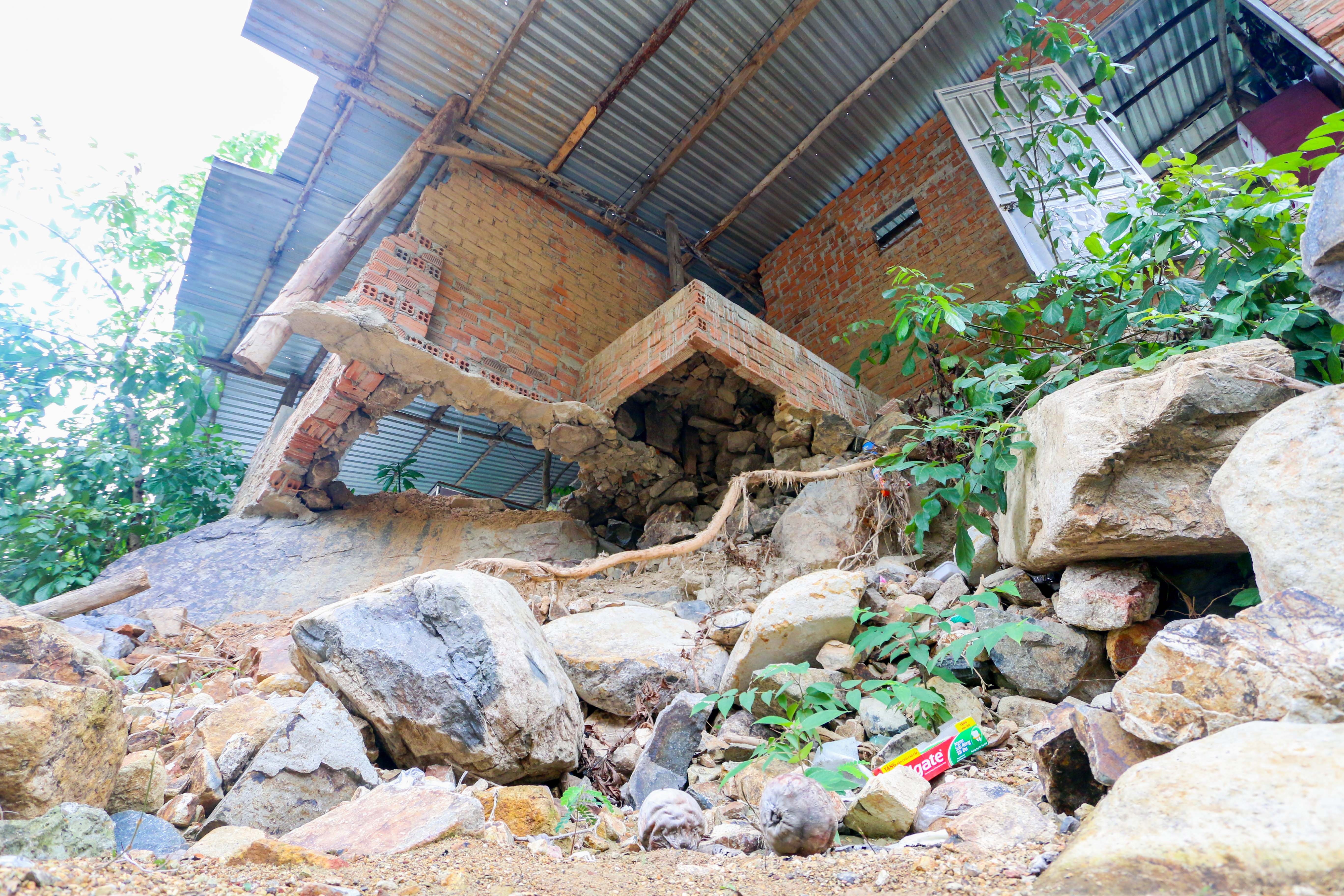 Sat lo nui o Khanh Hoa anh 3