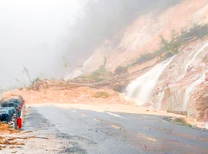 Deo noi Nha Trang - Da Lat sat lo nghiem trong hinh anh