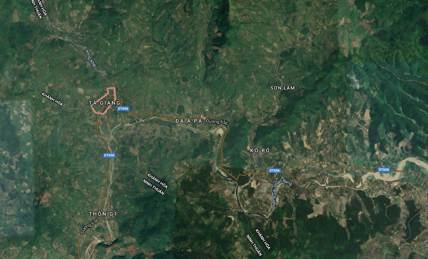 Du khach mac ket o Khanh Hoa anh 1