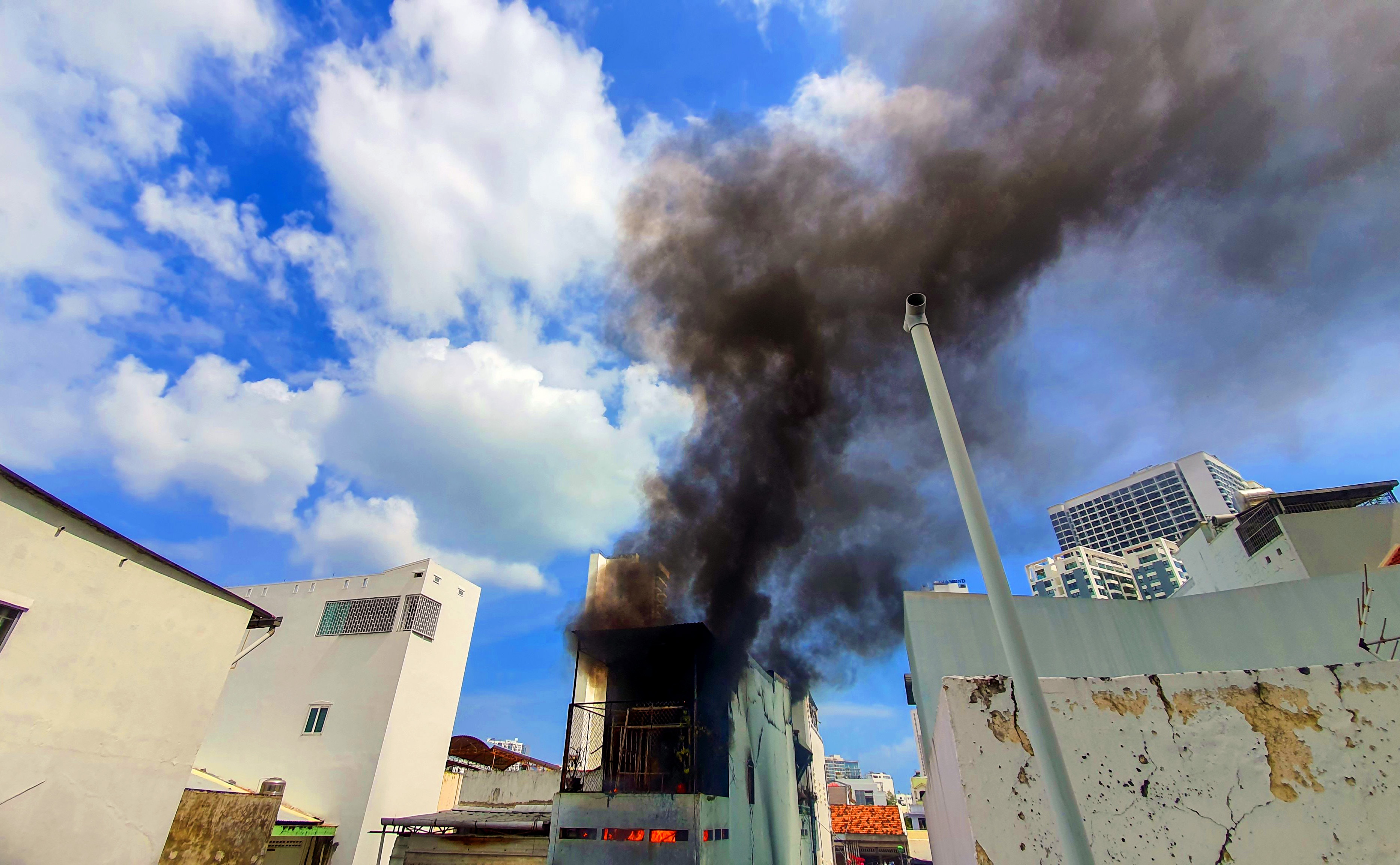 chay nha o Nha Trang anh 1