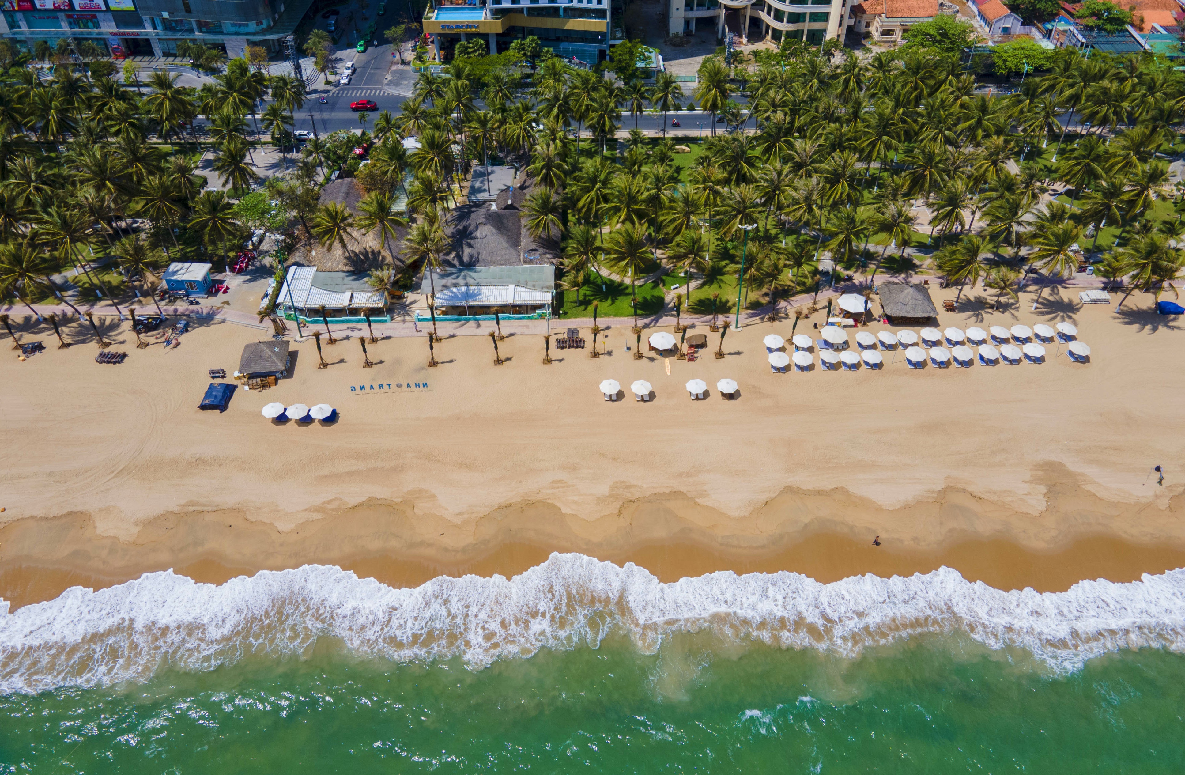 Chot thoi han di doi khu du lich chan bien Nha Trang hinh anh