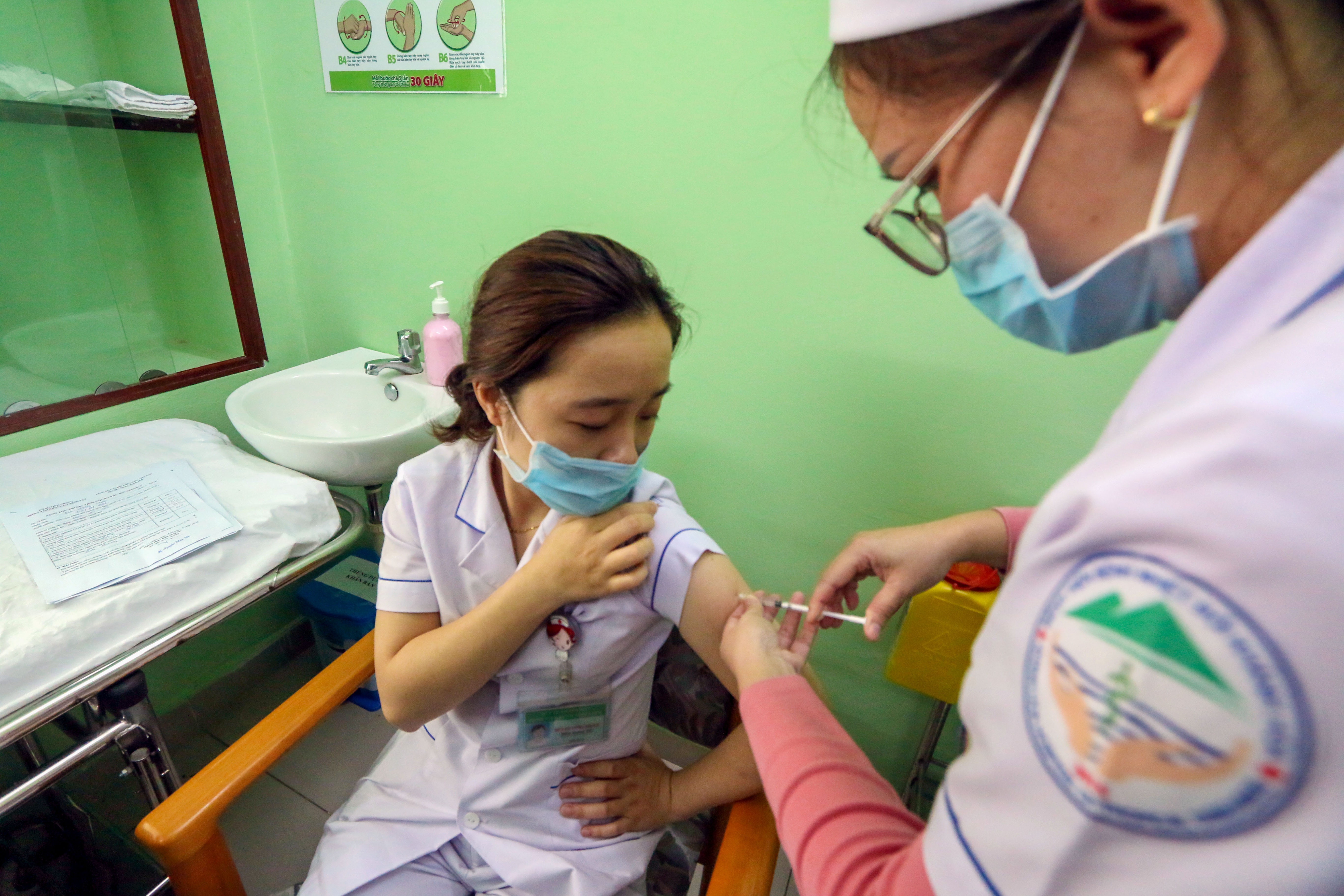 Khanh Hoa tiem vaccine Covid-19 anh 7