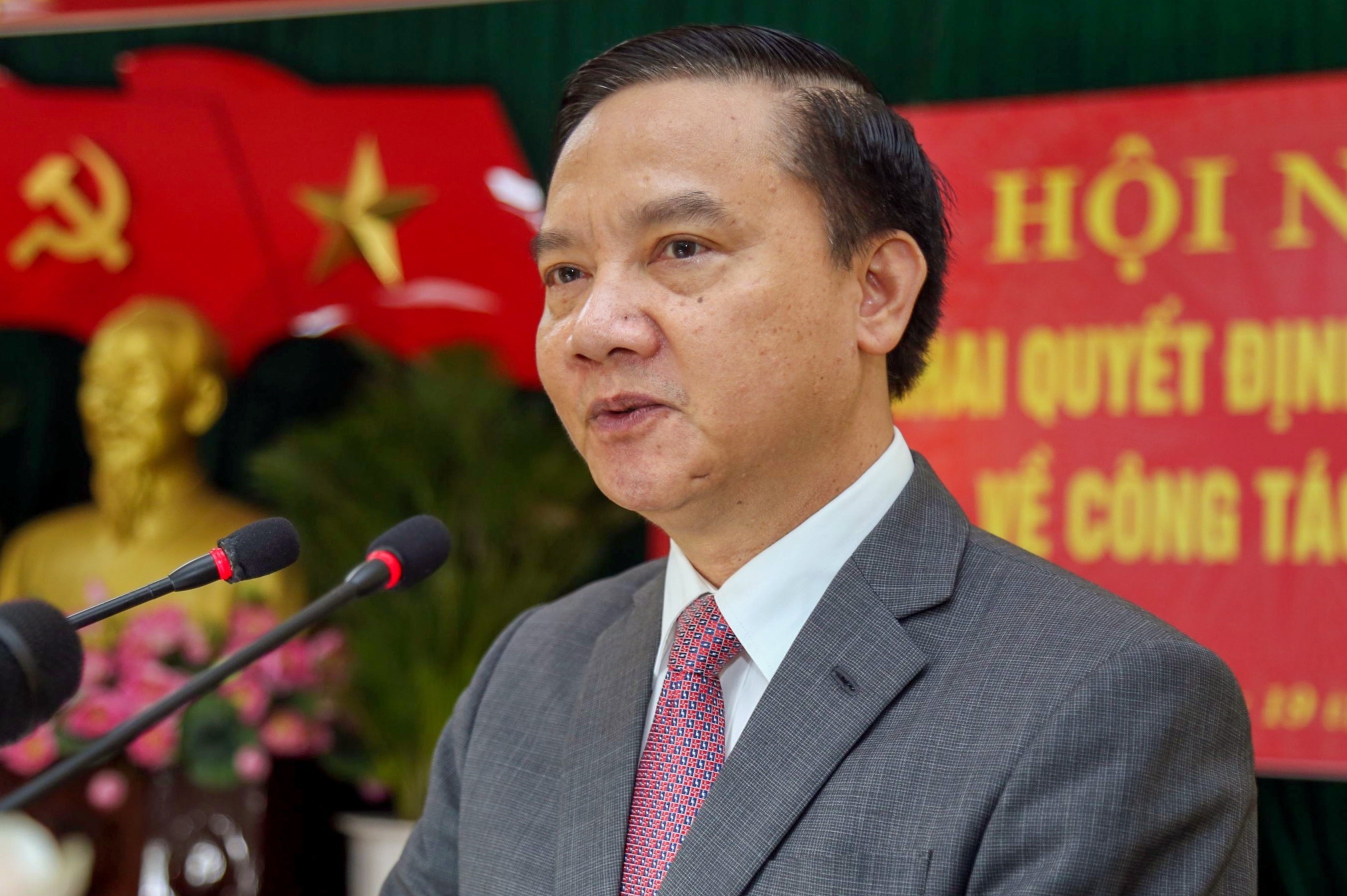 Bi thu Khanh Hoa rut ung cu DBQH theo dien tinh gioi thieu hinh anh