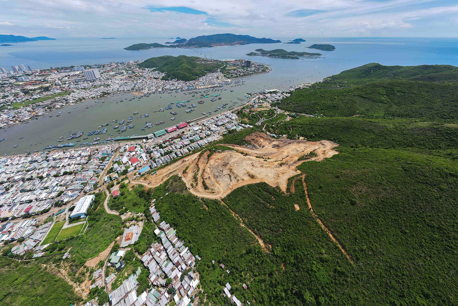 Can xem lai viec cap phep du an Haborizon o nui Hon Ro hinh anh