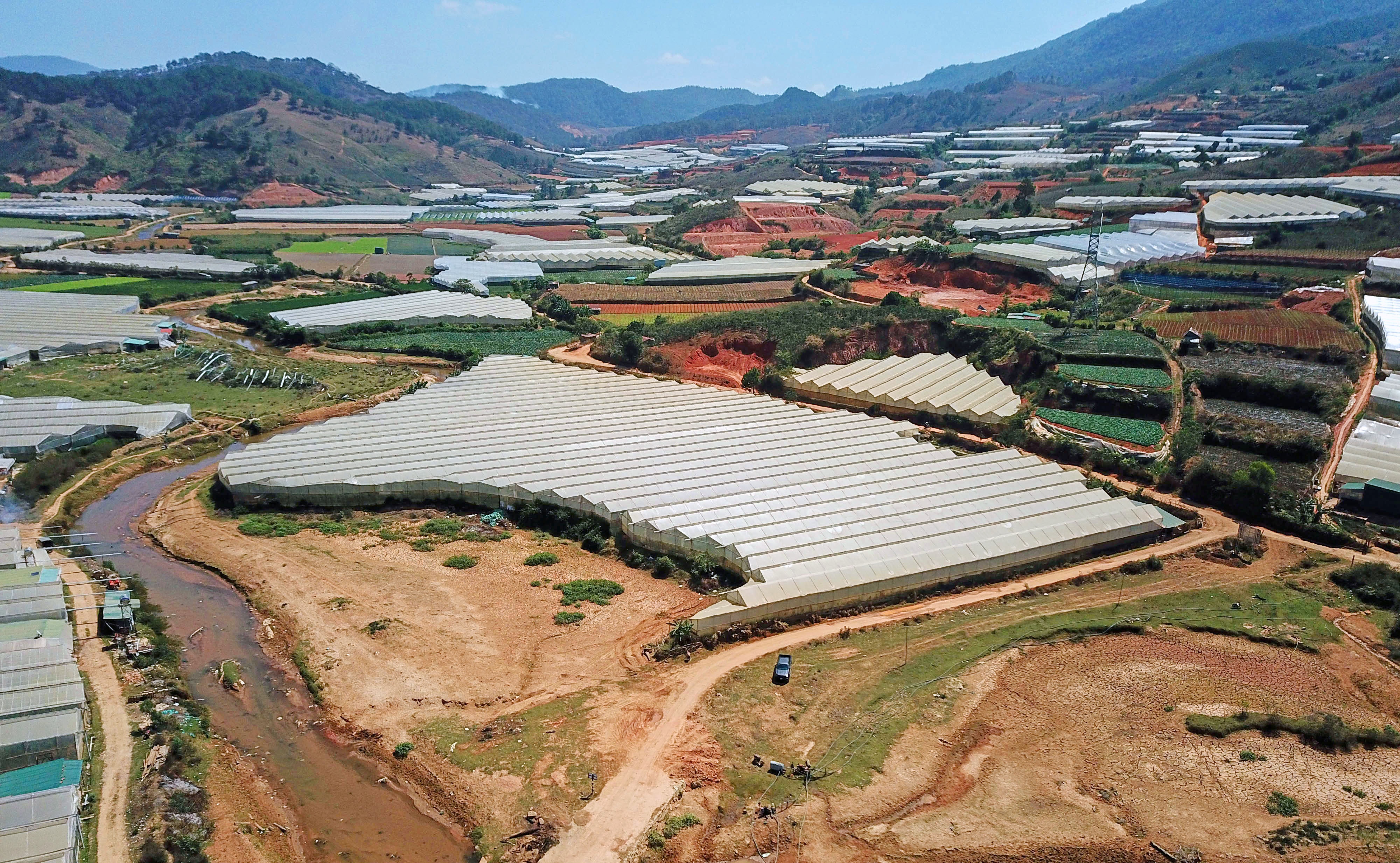 Ho lon nhat Lam Dong can tro day anh 10