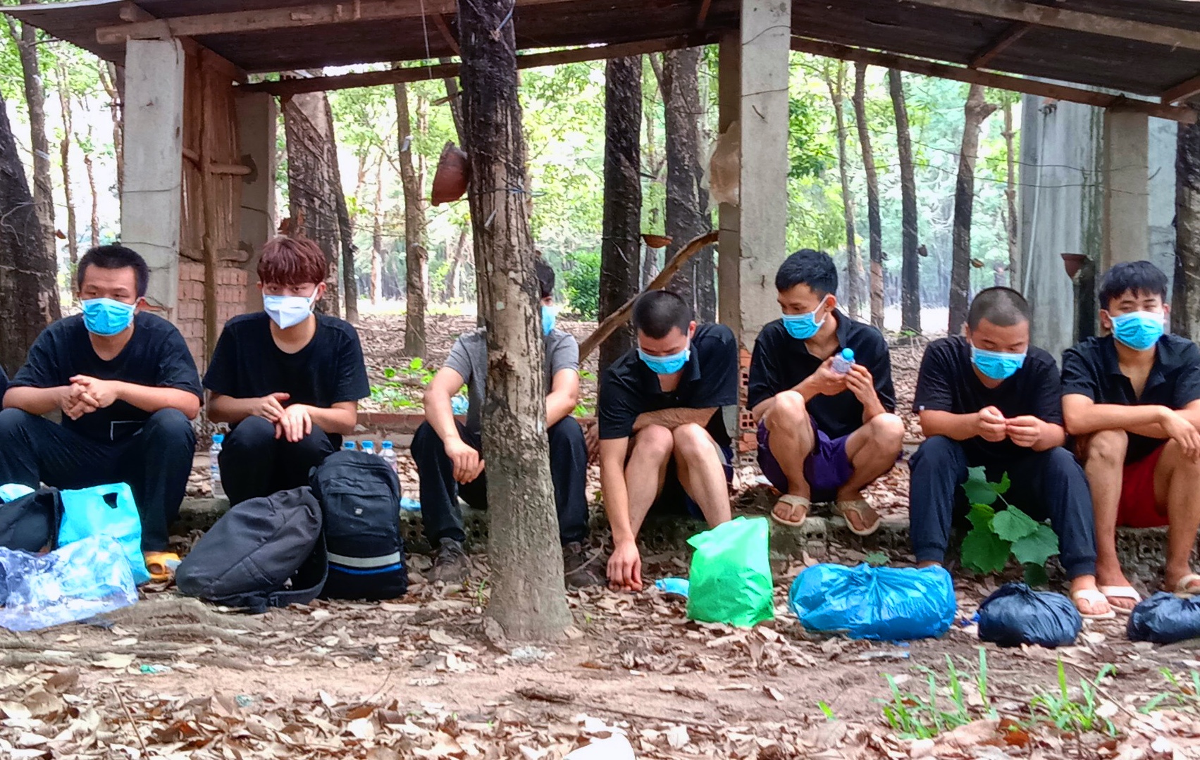 Phat hien 9 nguoi Trung Quoc nhap canh trai phep hinh anh