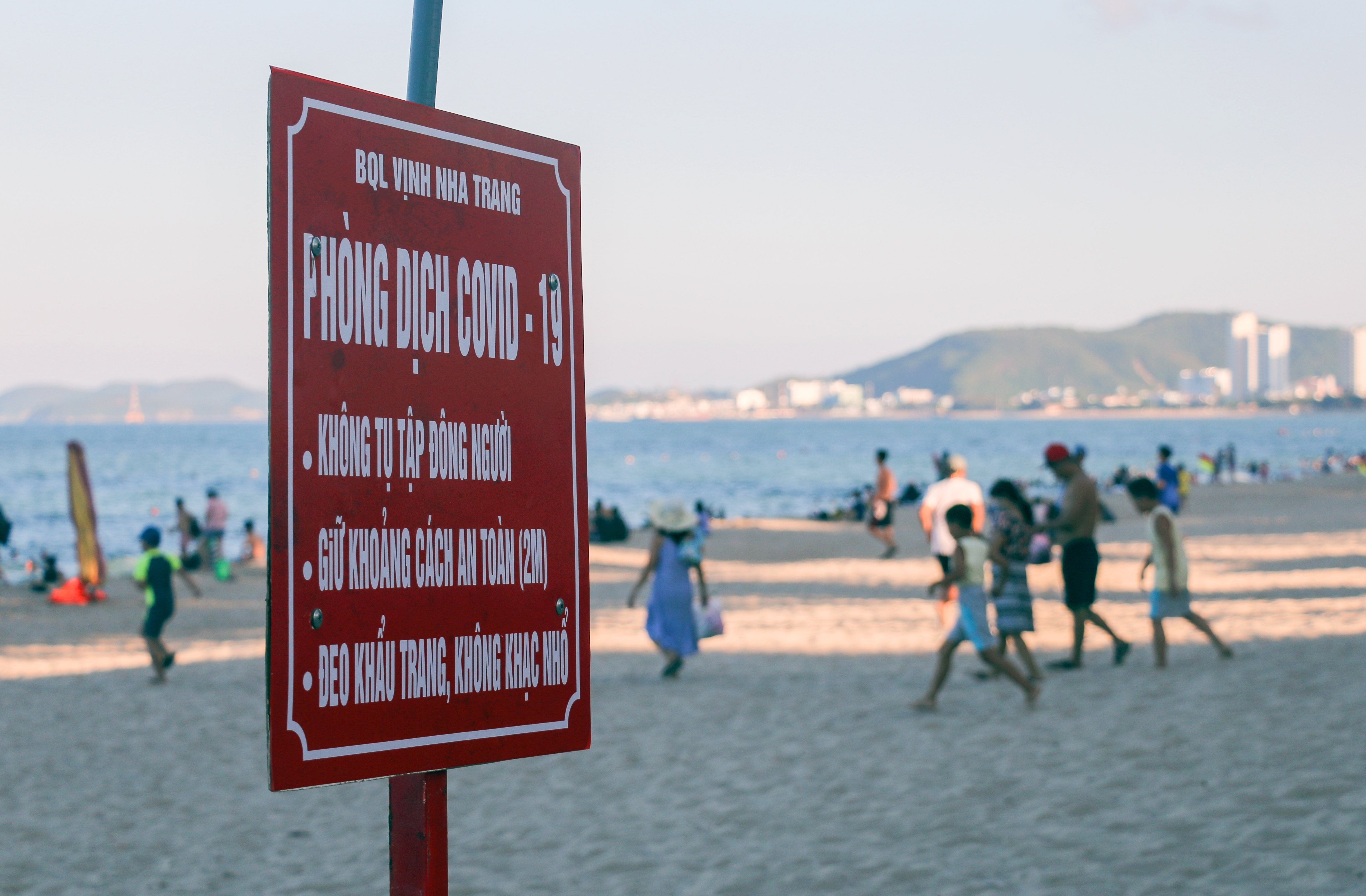 Bien Nha Trang dong nghit nguoi anh 4