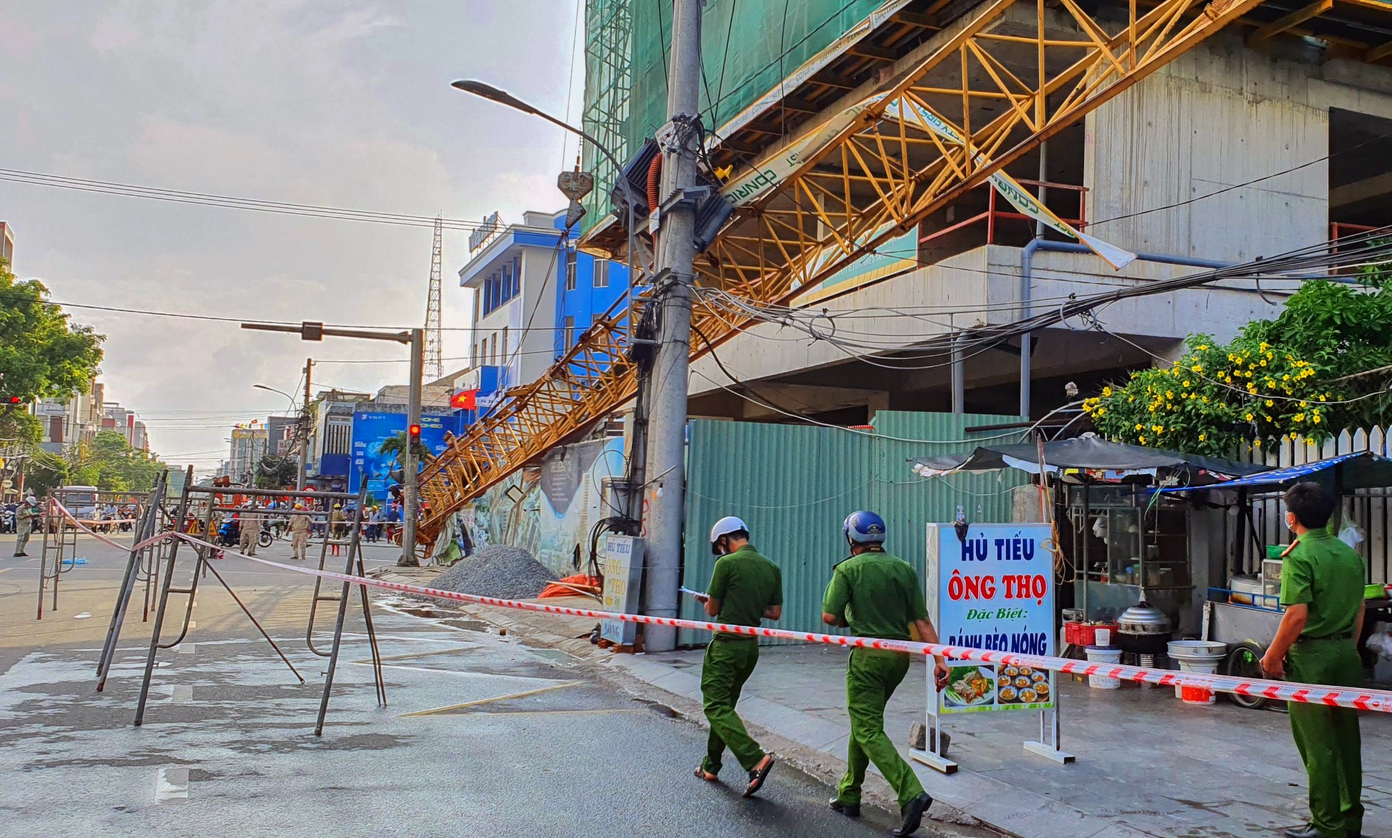 roi can cau o du an The Light Phu Yen anh 2
