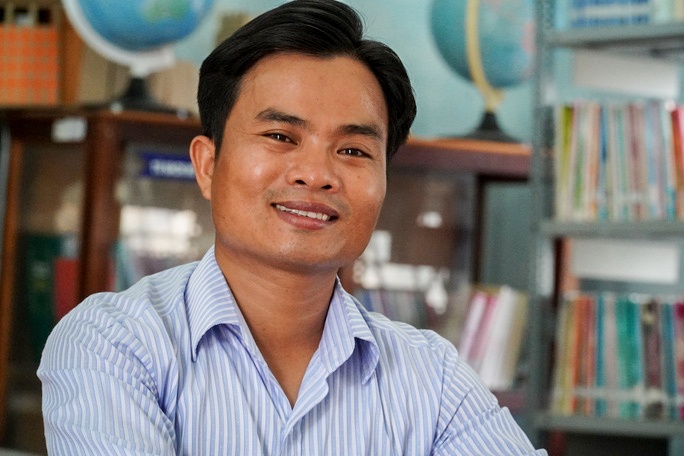 Khen thuong thay giao cuu hoc tro bi tai nan nguy kich hinh anh