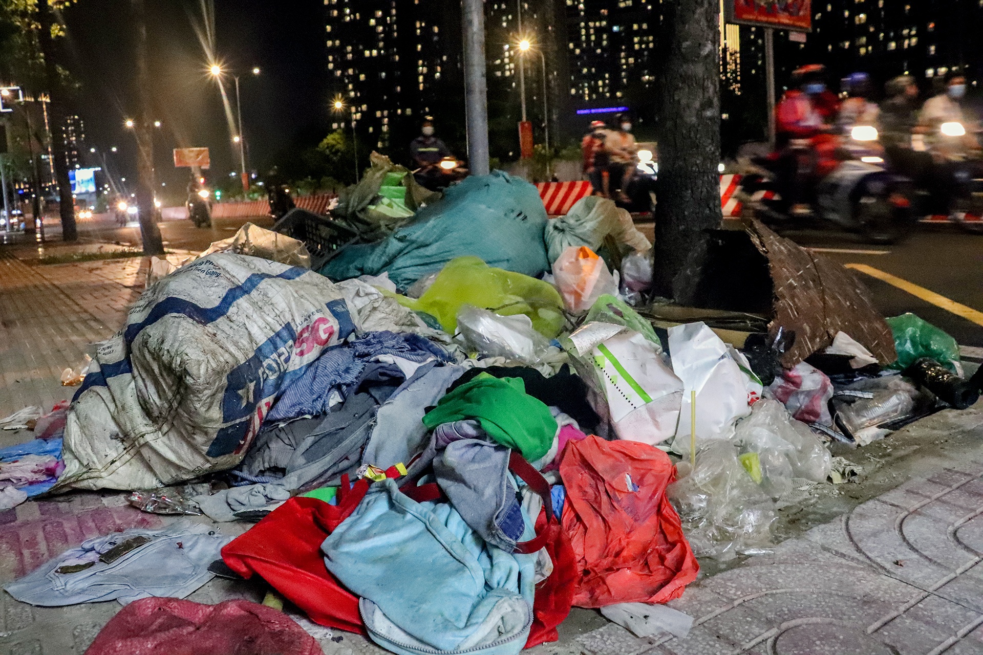 cho thue mat bang Nguyen Huu Canh anh 11