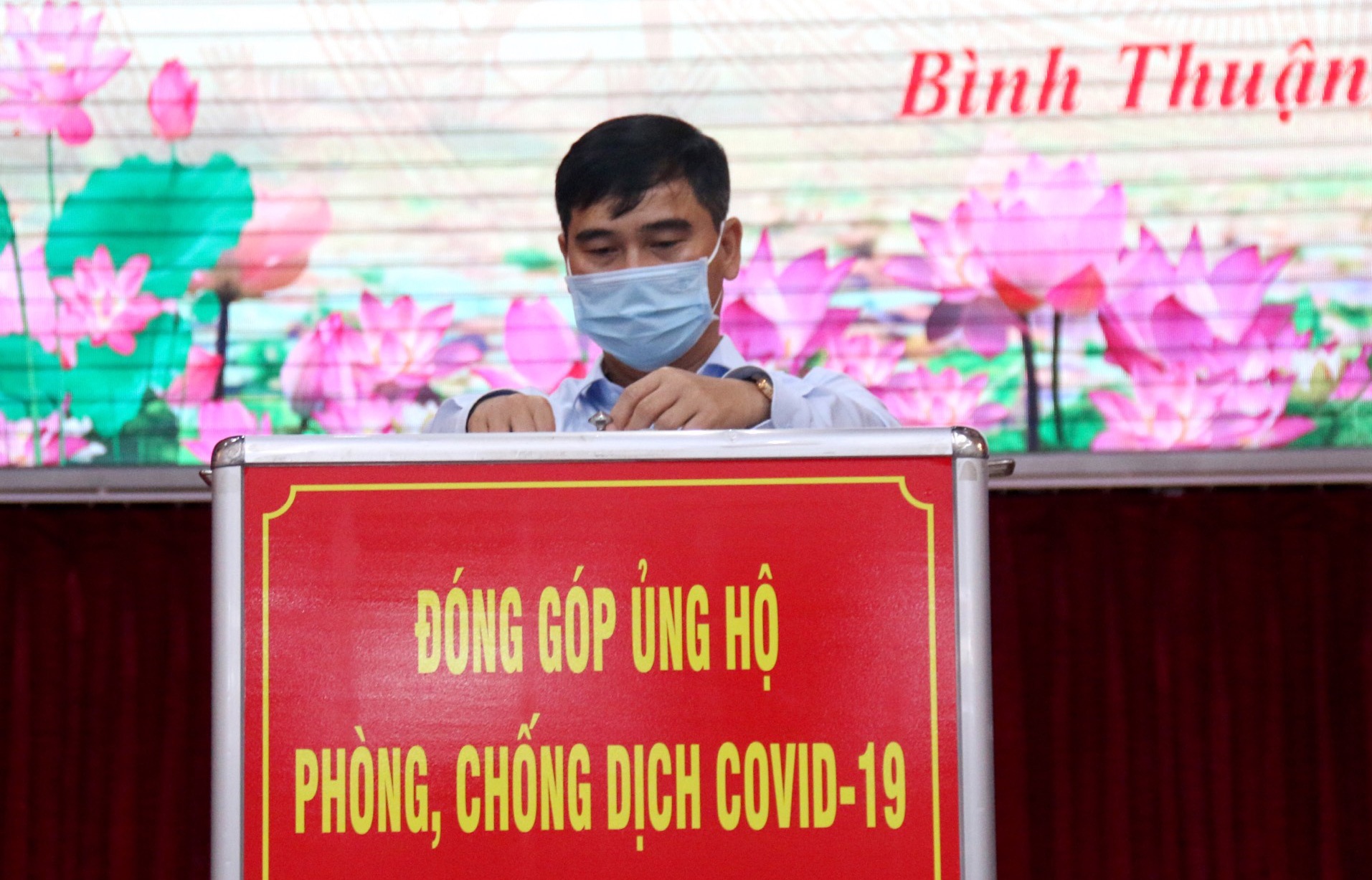 Binh Thuan quyen gop duoc 26 ty dong ho tro chong dich Covid-19 hinh anh
