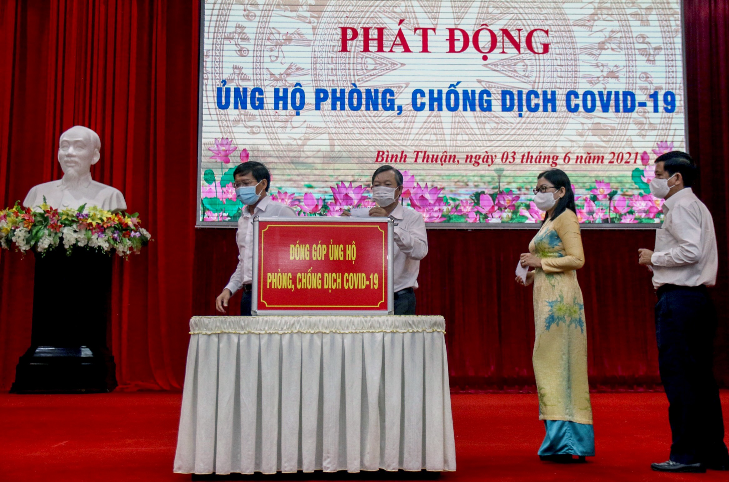 Ung ho Binh Thuan chong dich anh 1